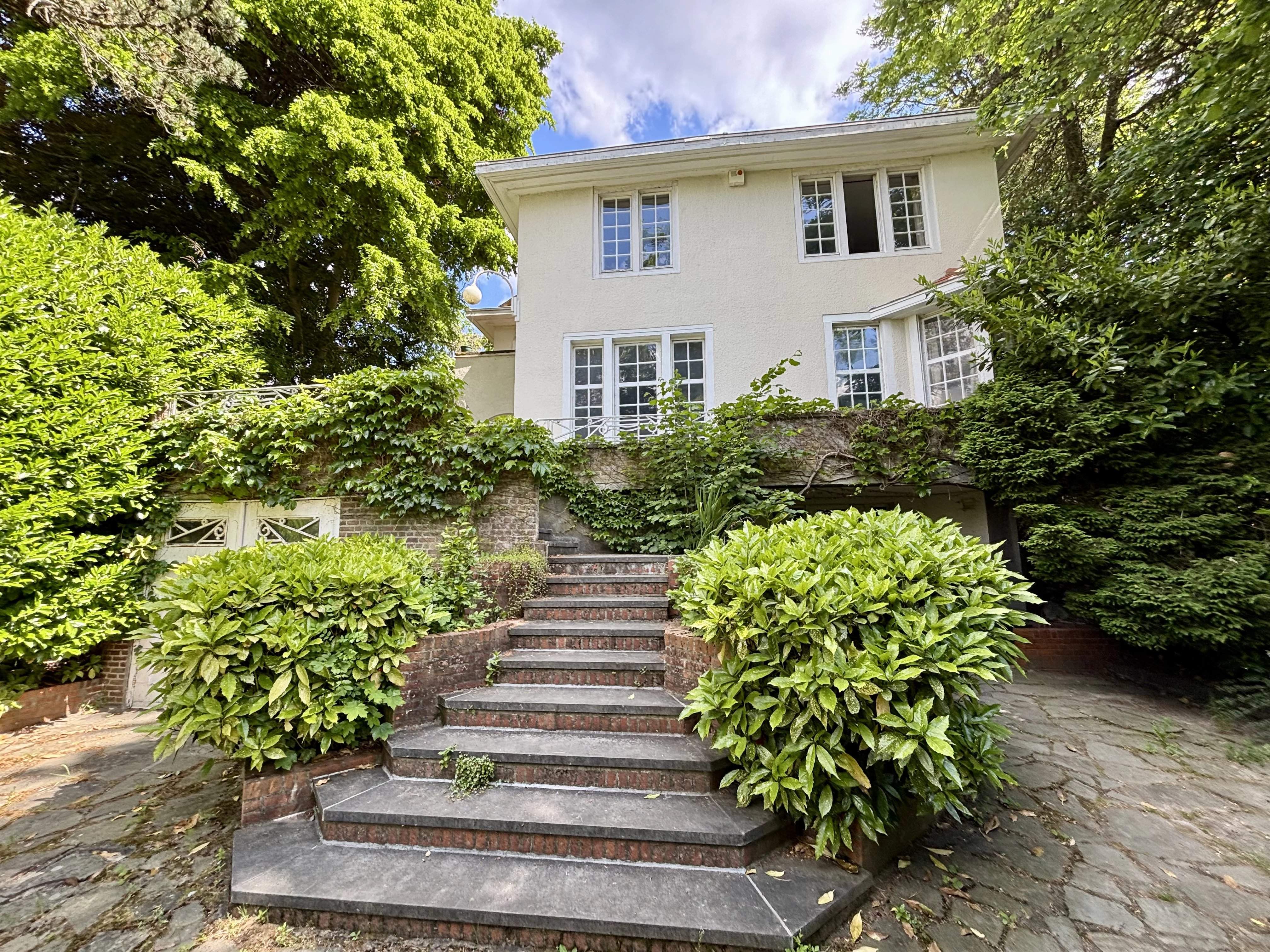 Uccle  - Maison 12 Pi&egrave;ces 4 Chambres - picture 1