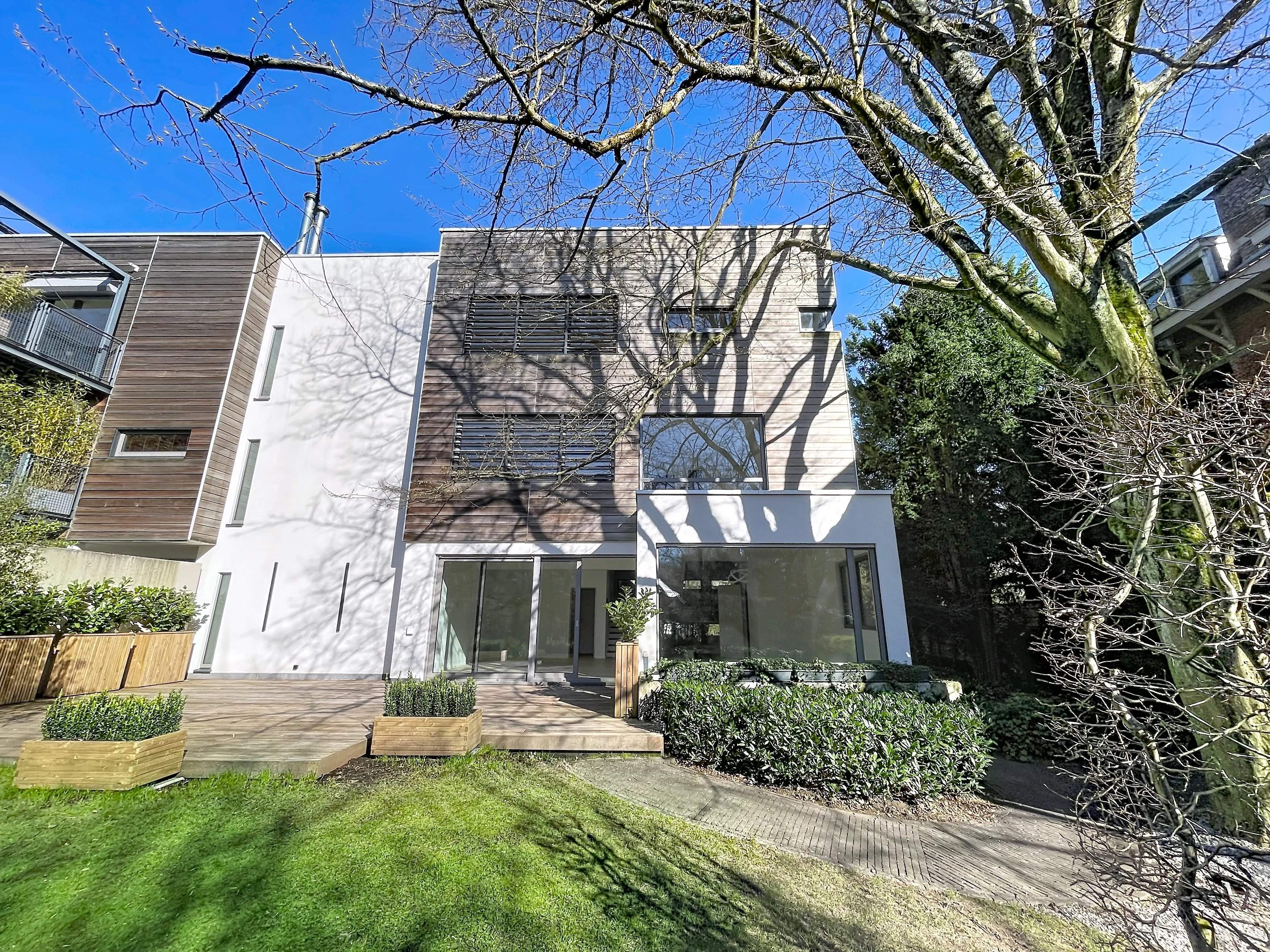 Uccle  - Maison 15 Pi&egrave;ces 4 Chambres - picture 1