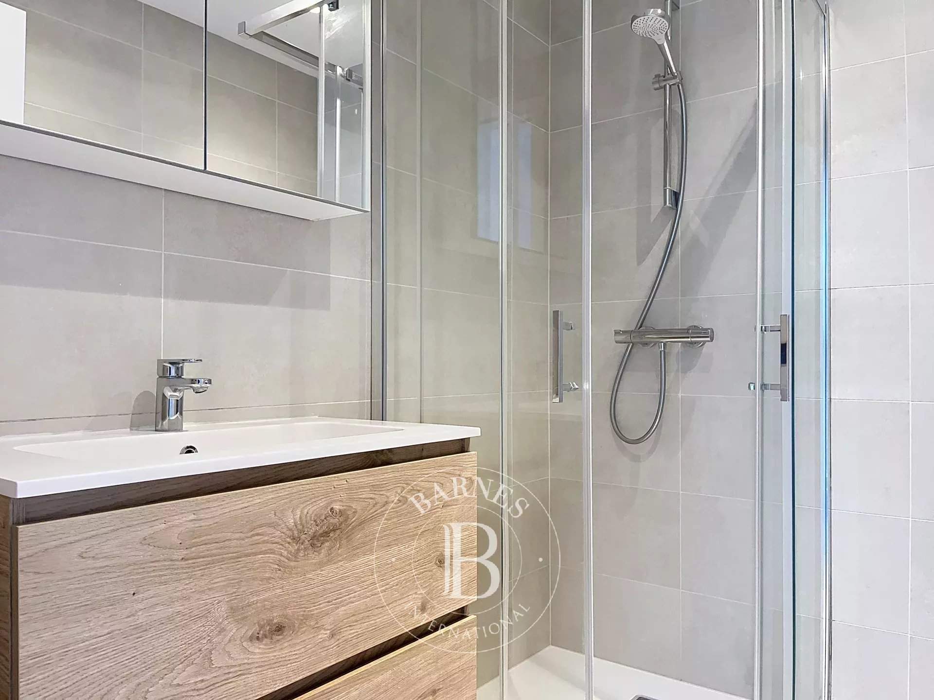 Bruxelles  - Duplex 6 Pièces 3 Chambres - picture 9