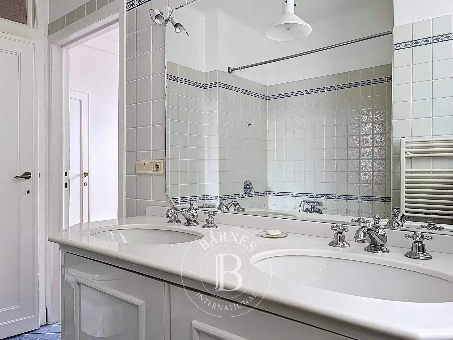 Bruxelles  - Appartement 11 Pi&egrave;ces 3 Chambres - picture 10