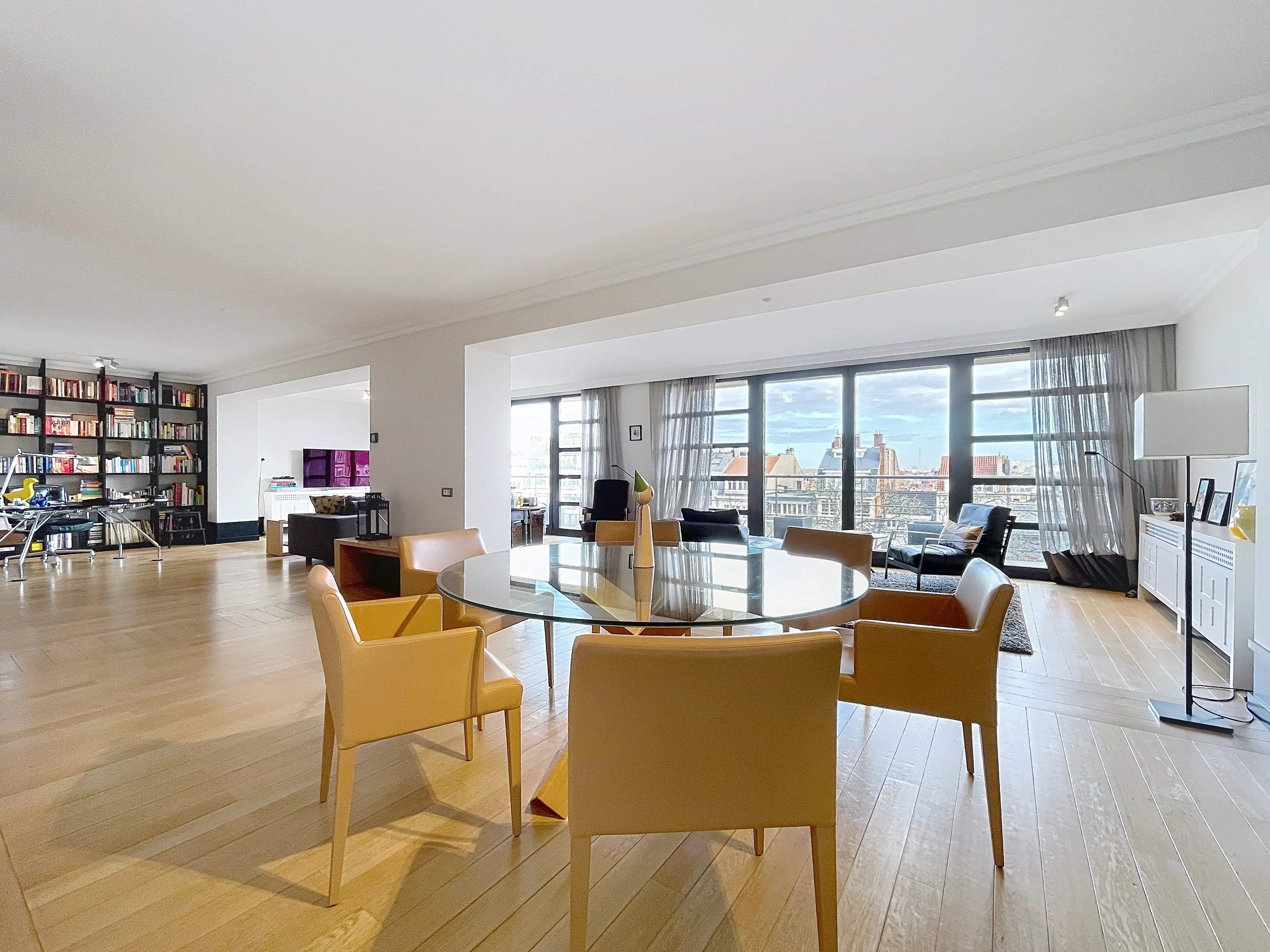 Bruxelles  - Appartement 8 Pi&egrave;ces 3 Chambres - picture 3