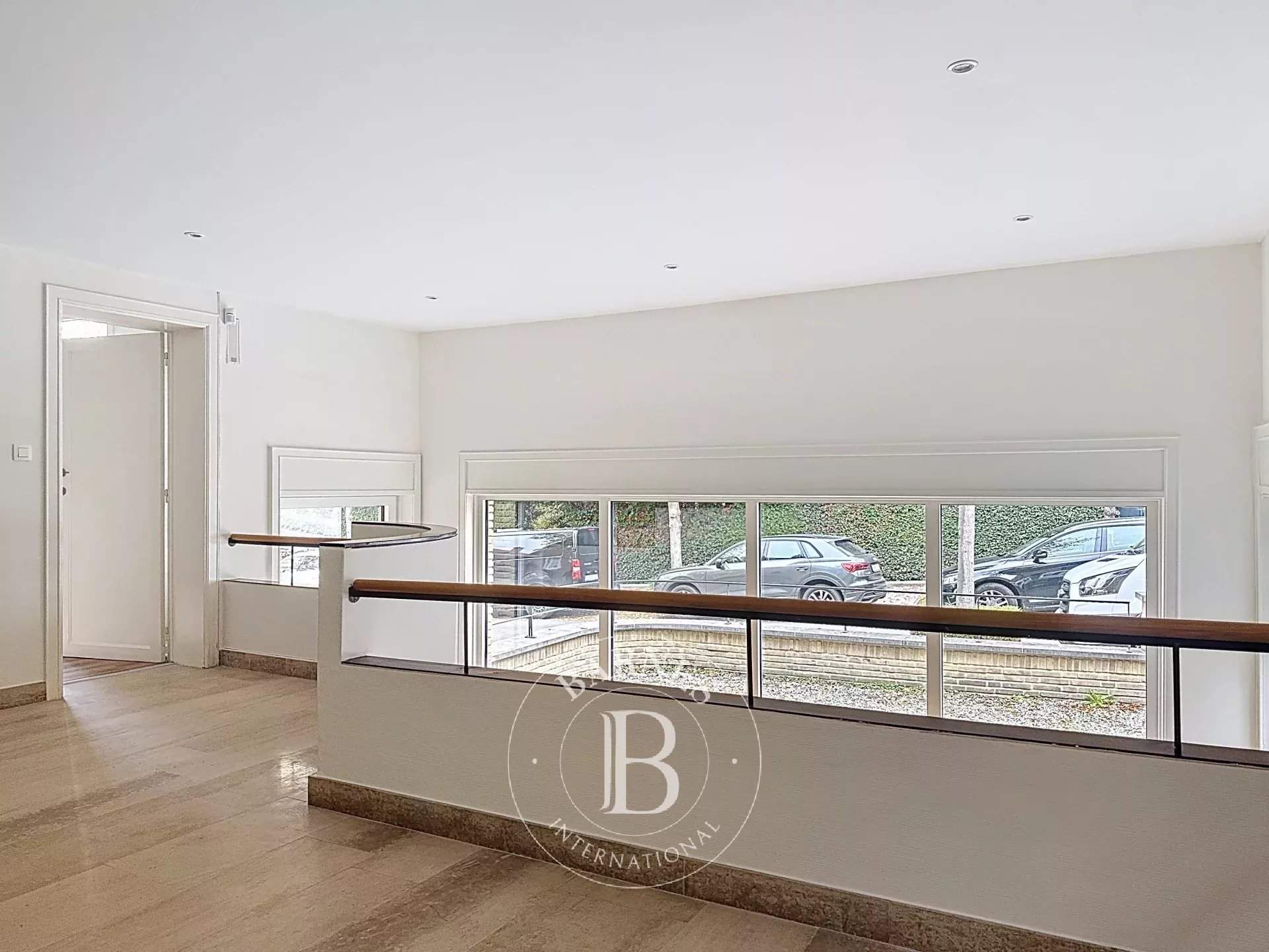 Uccle  - Maison 30 Pi&egrave;ces 5 Chambres - picture 4