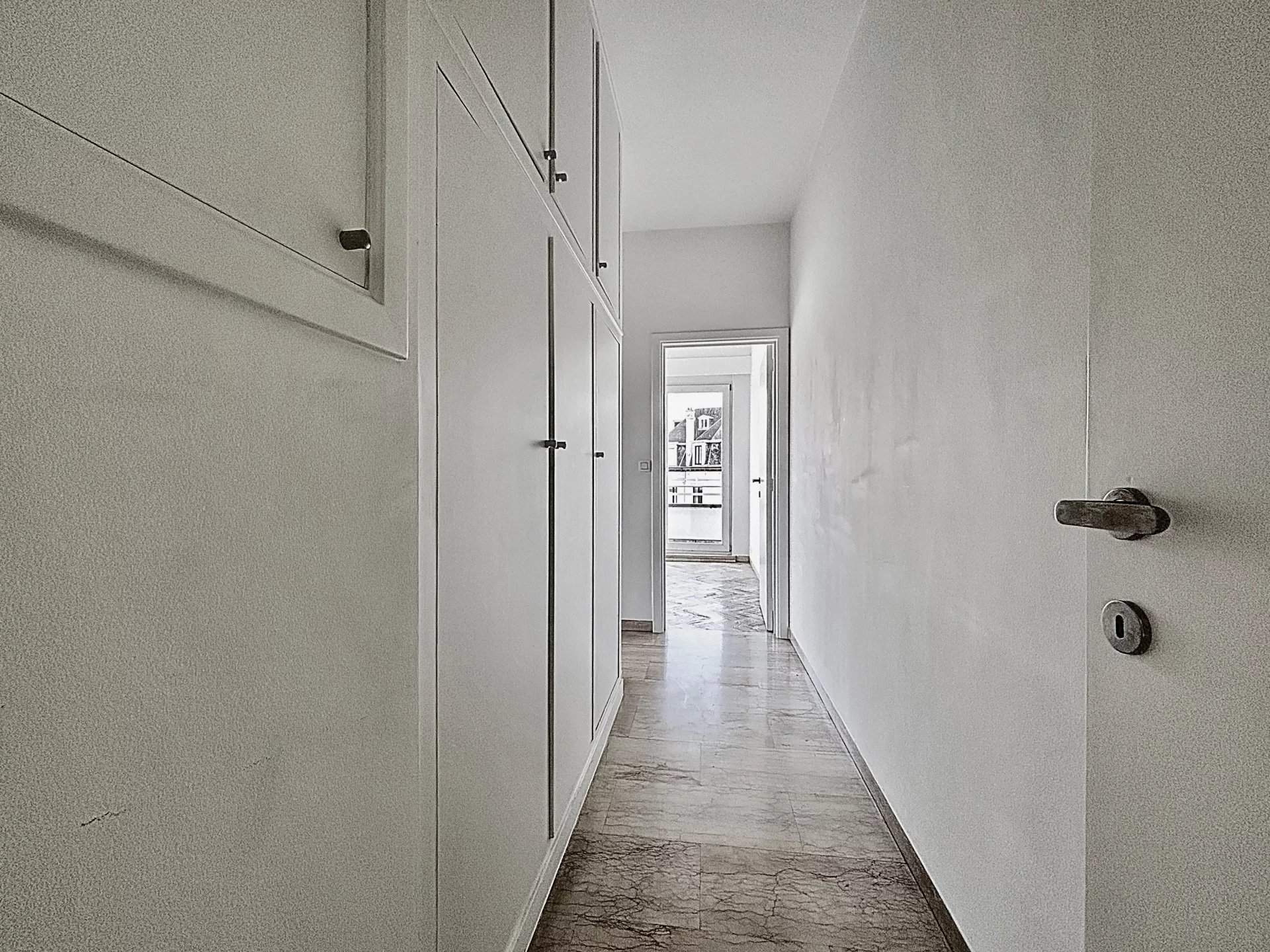 Ixelles  - Appartement 8 Pi&egrave;ces 3 Chambres - picture 12