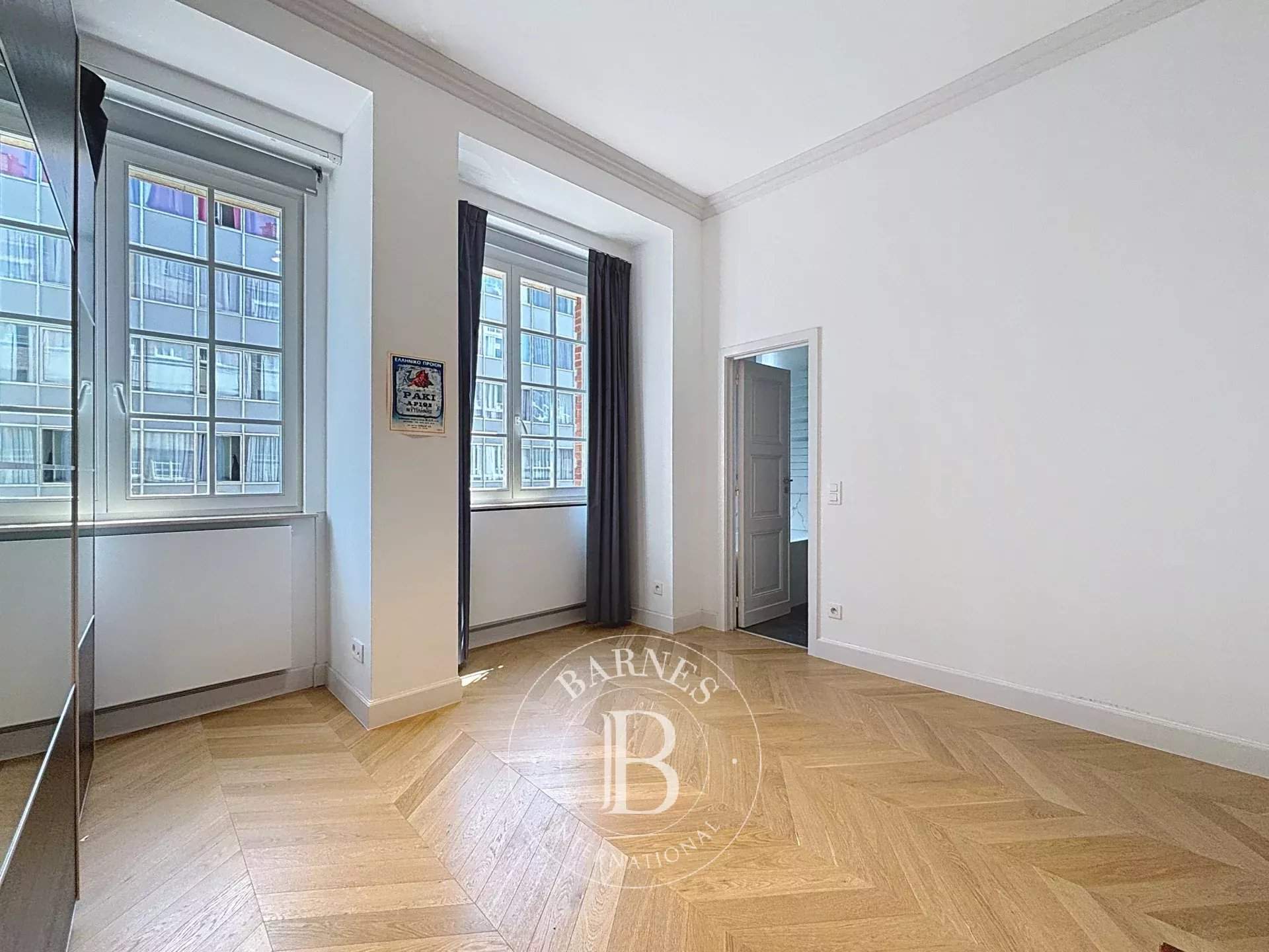 Bruxelles  - Appartement 10 Pièces 2 Chambres - picture 12