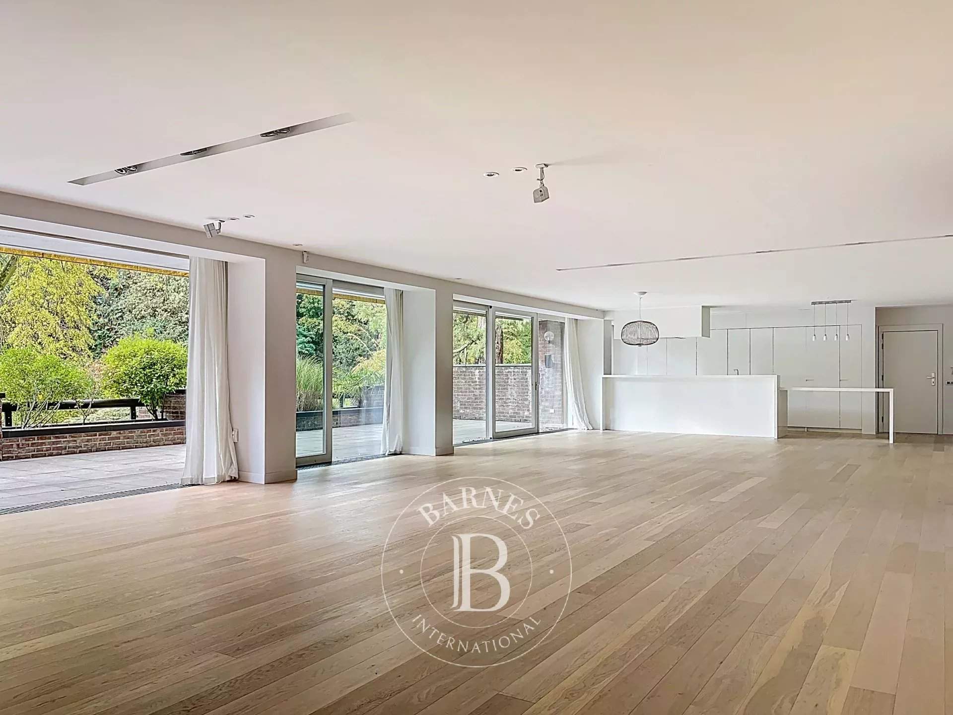 Uccle  - Appartement 8 Pièces 4 Chambres - picture 1