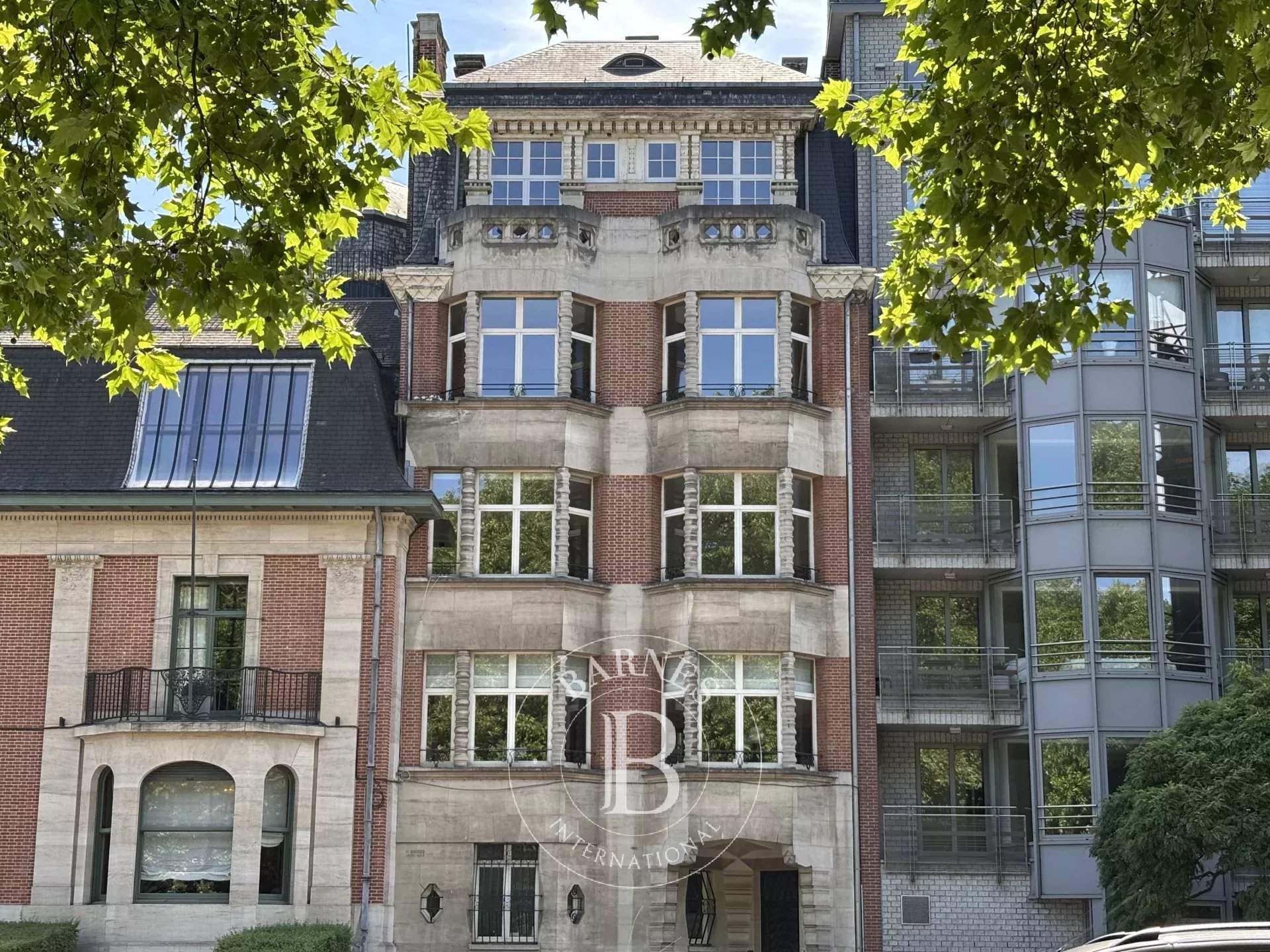 Bruxelles  - Appartement 10 Pièces 2 Chambres - picture 3