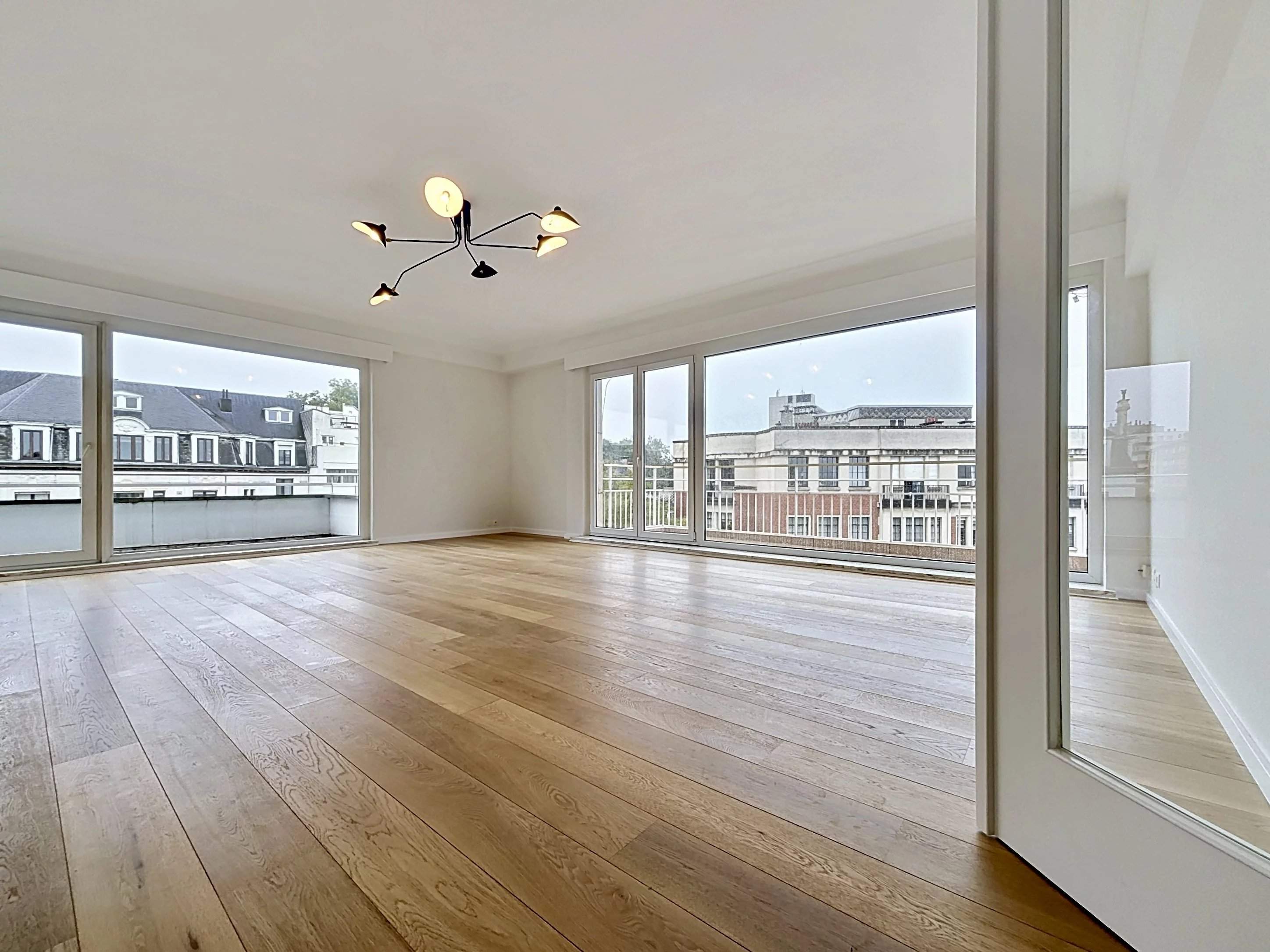 Ixelles  - Appartement 8 Pi&egrave;ces 3 Chambres - picture 2