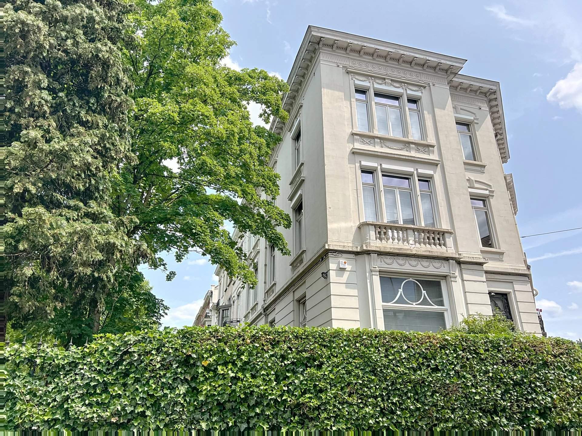 Ixelles  - Hôtel particulier 16 Pi&egrave;ces 5 Chambres - picture 1