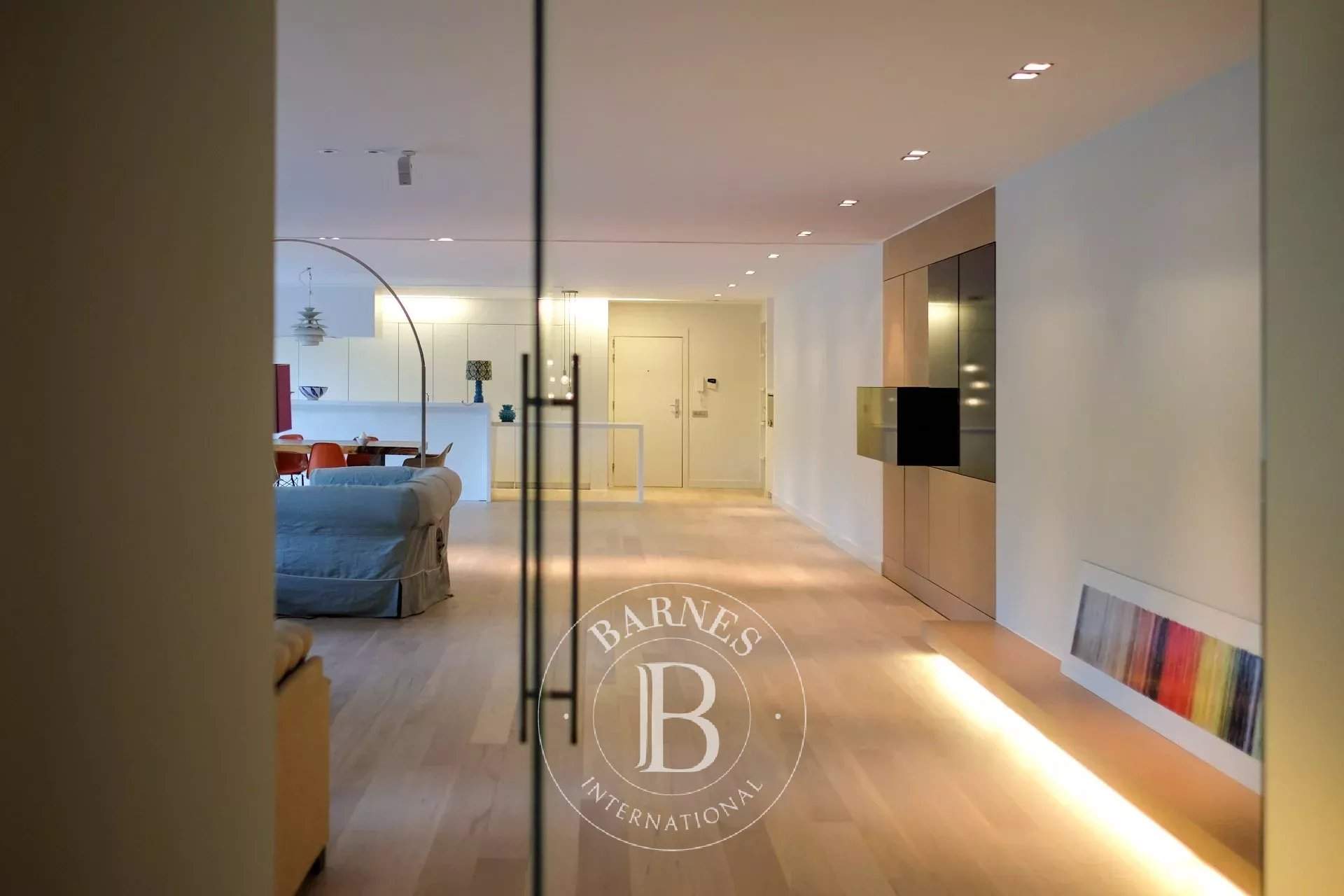 Uccle  - Appartement 8 Pièces 4 Chambres - picture 2