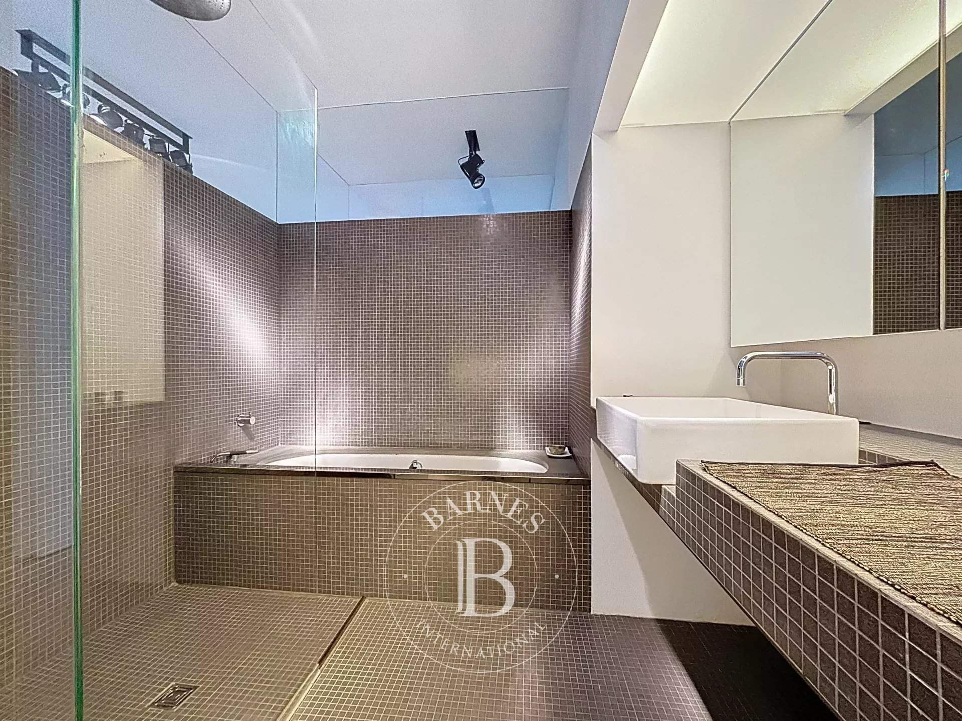 Saint-Gilles  - Appartement 7 Pi&egrave;ces 2 Chambres - picture 12