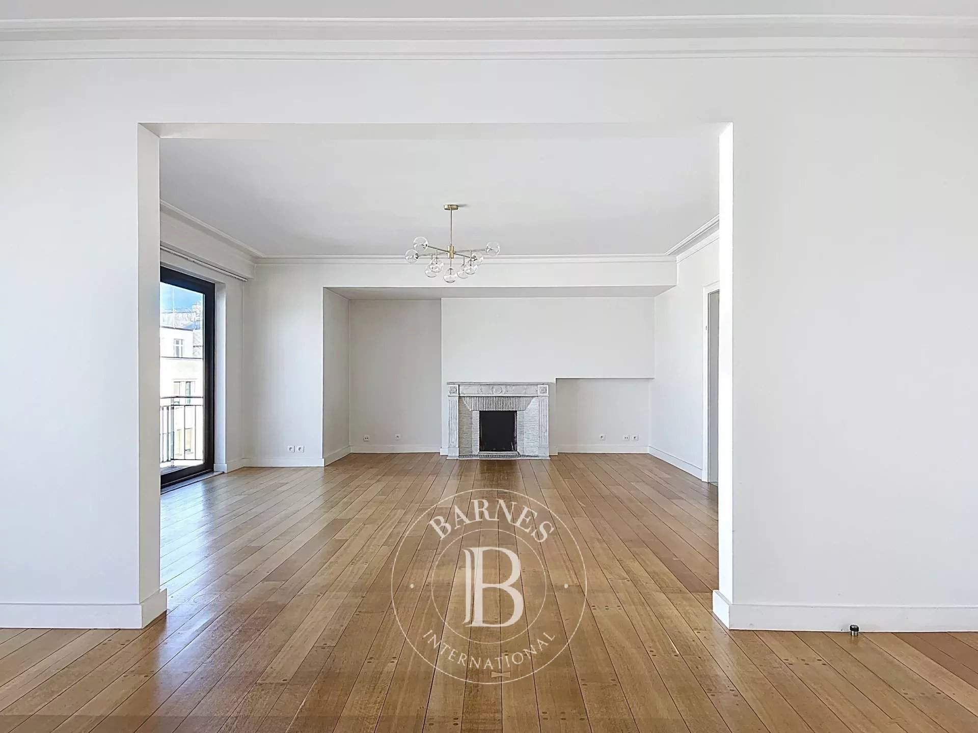 Bruxelles  - Appartement 9 Pi&egrave;ces 4 Chambres - picture 1