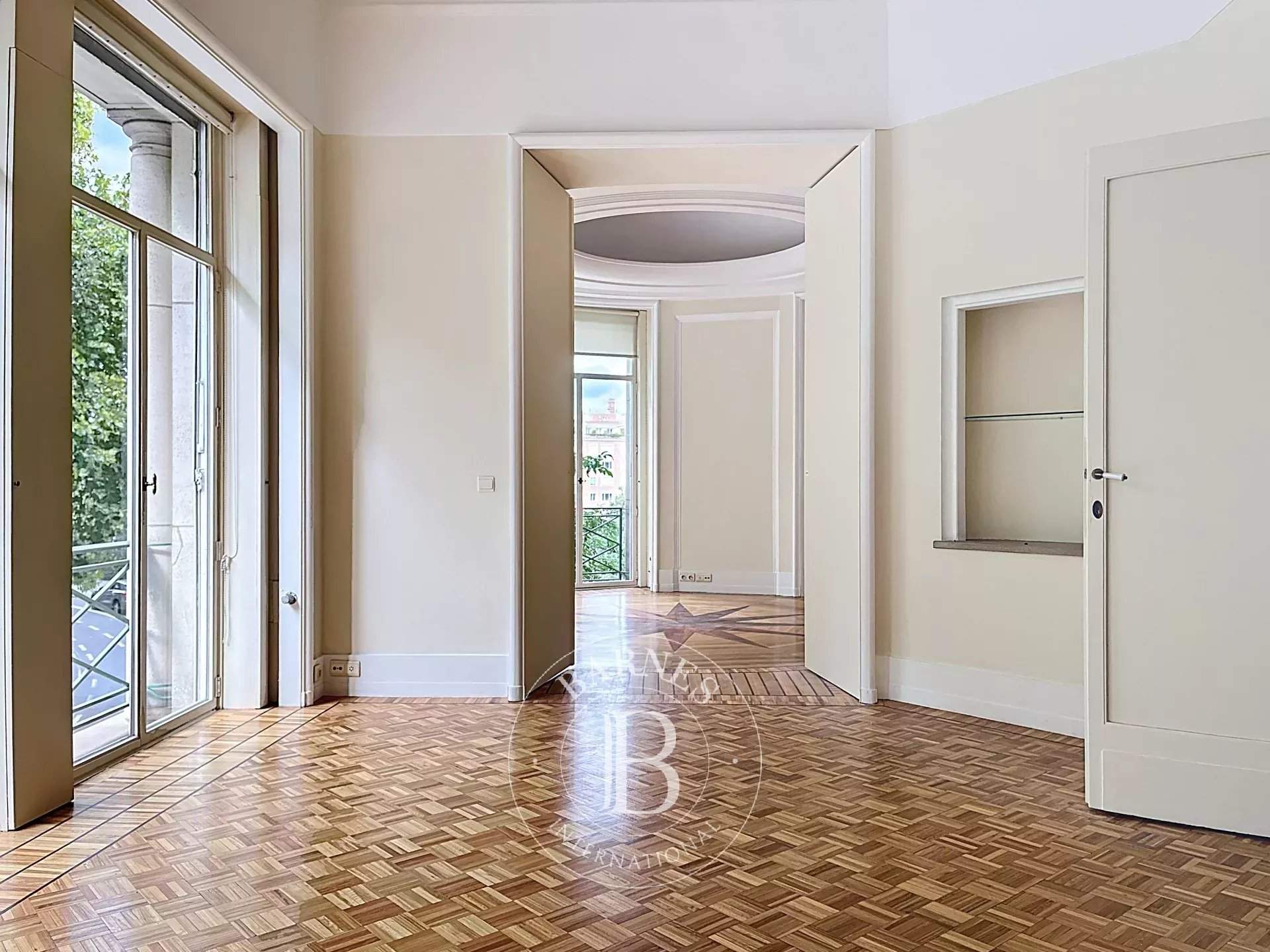 Bruxelles  - Duplex 3 Bedrooms - picture 2