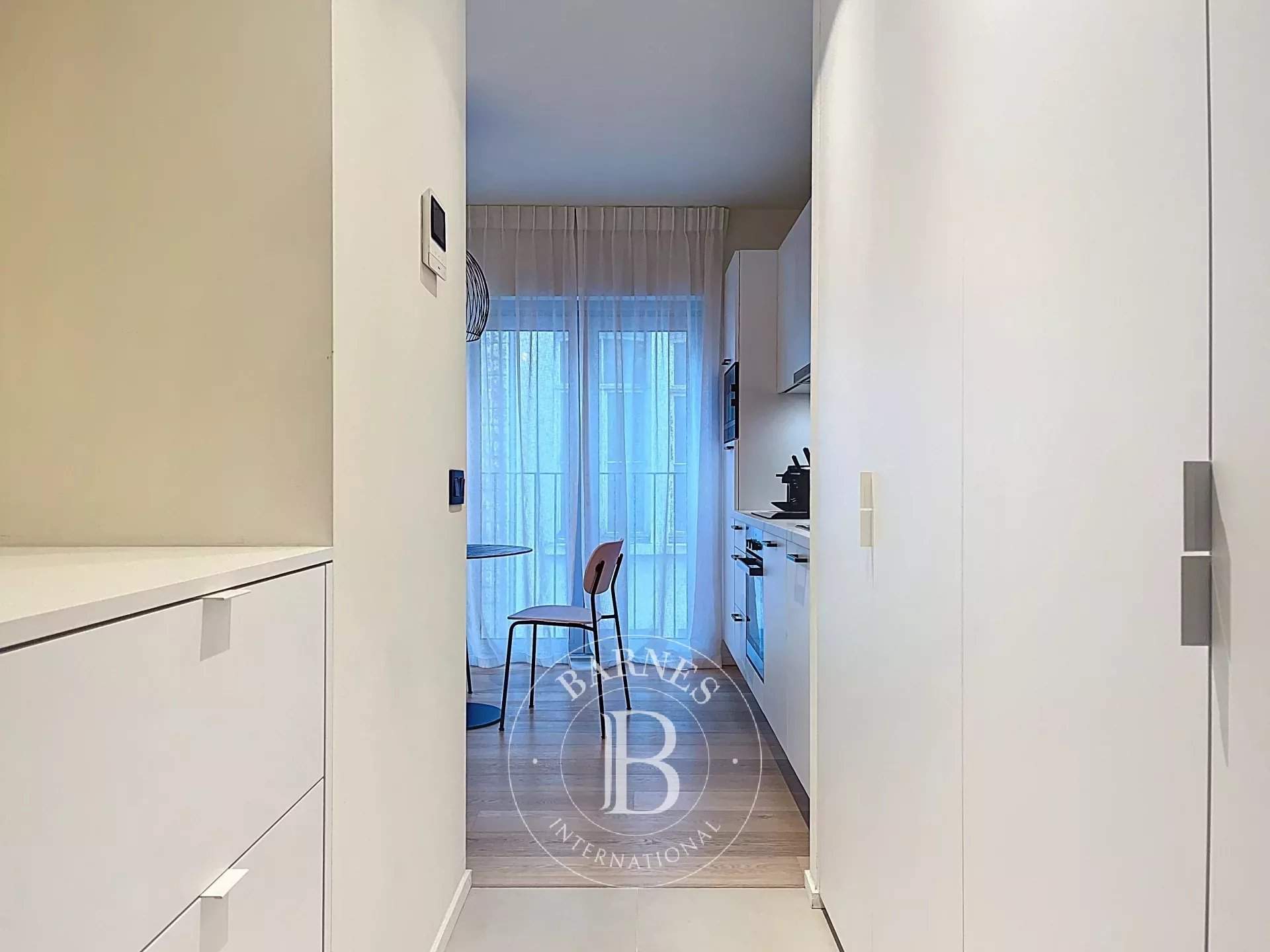 Bruxelles  - Appartement 3 Pièces, 1 Chambre - picture 2