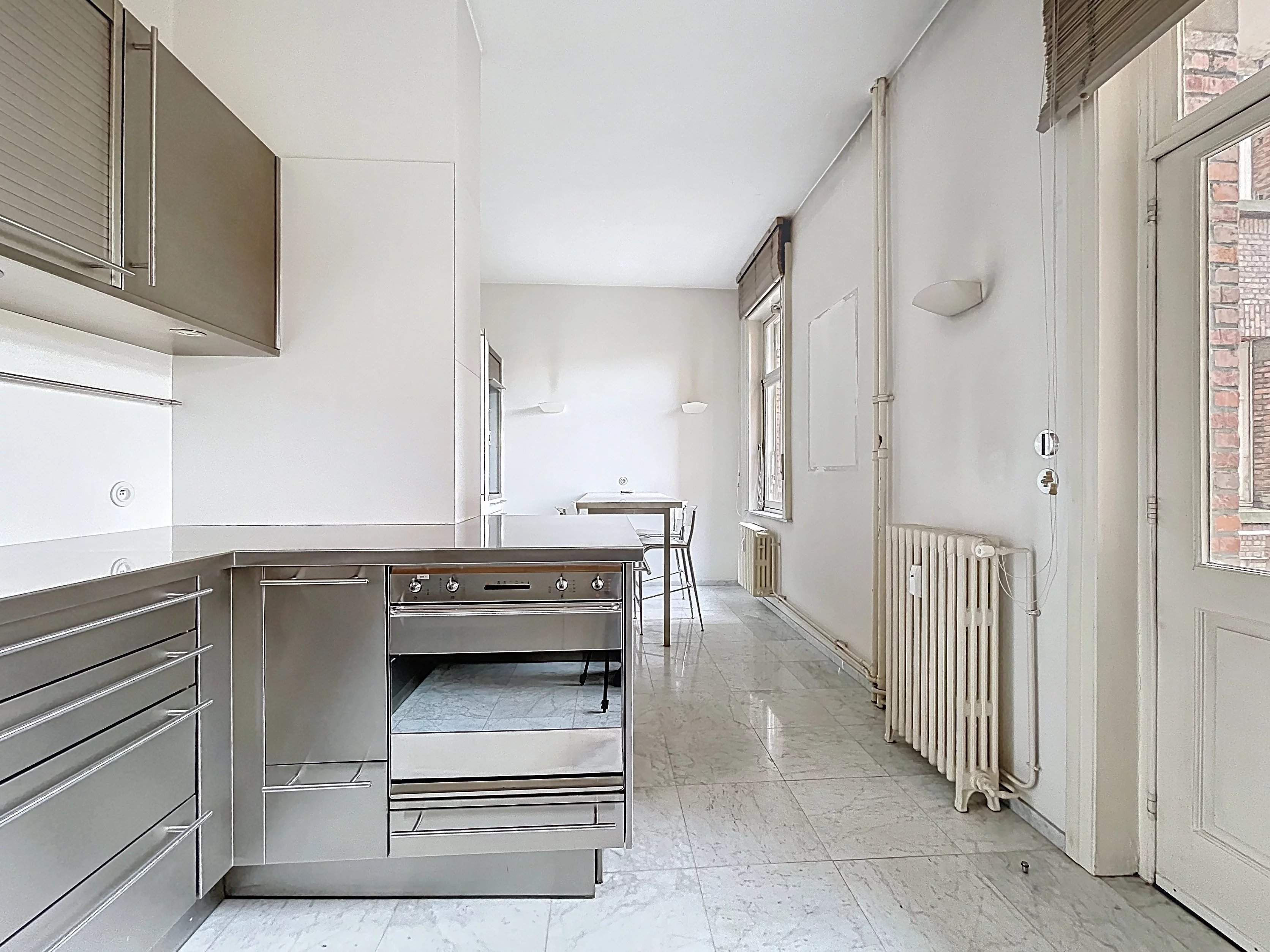 Ixelles  - Appartement 8 Pi&egrave;ces 3 Chambres - picture 10