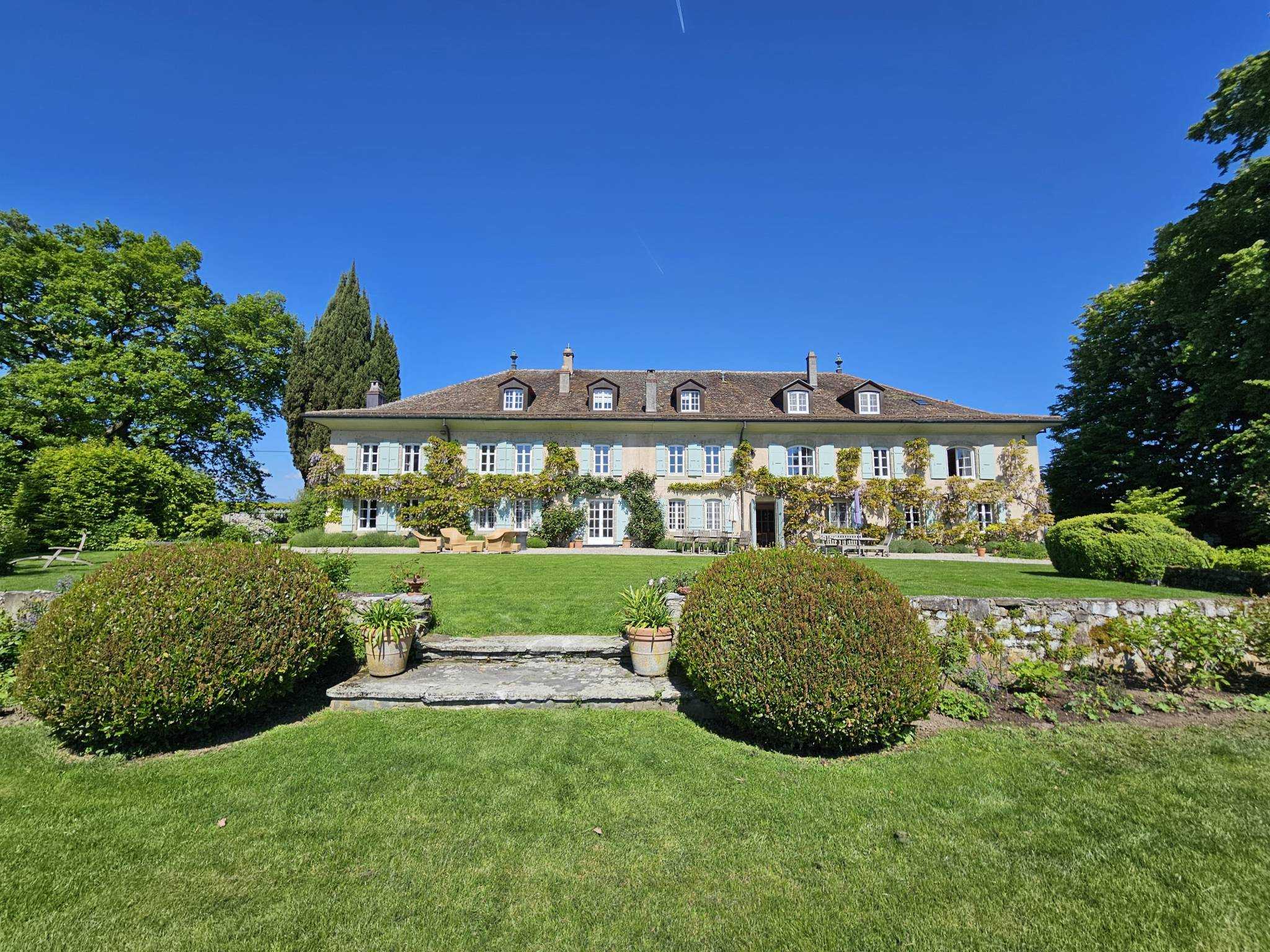 Tolochenaz  - House 12 Bedrooms