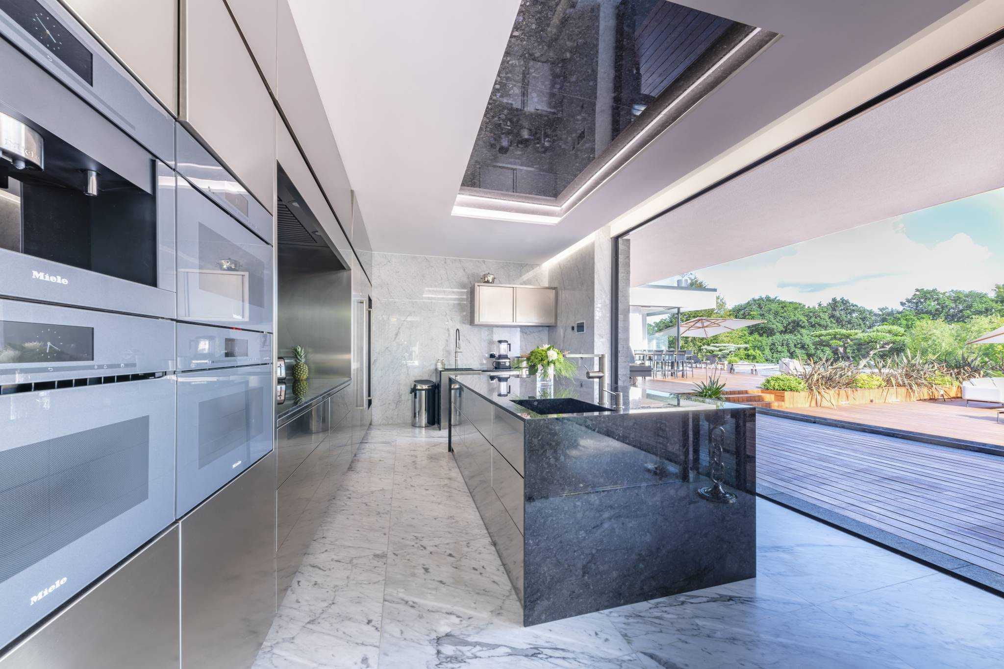 Mies  - House 9 Bedrooms