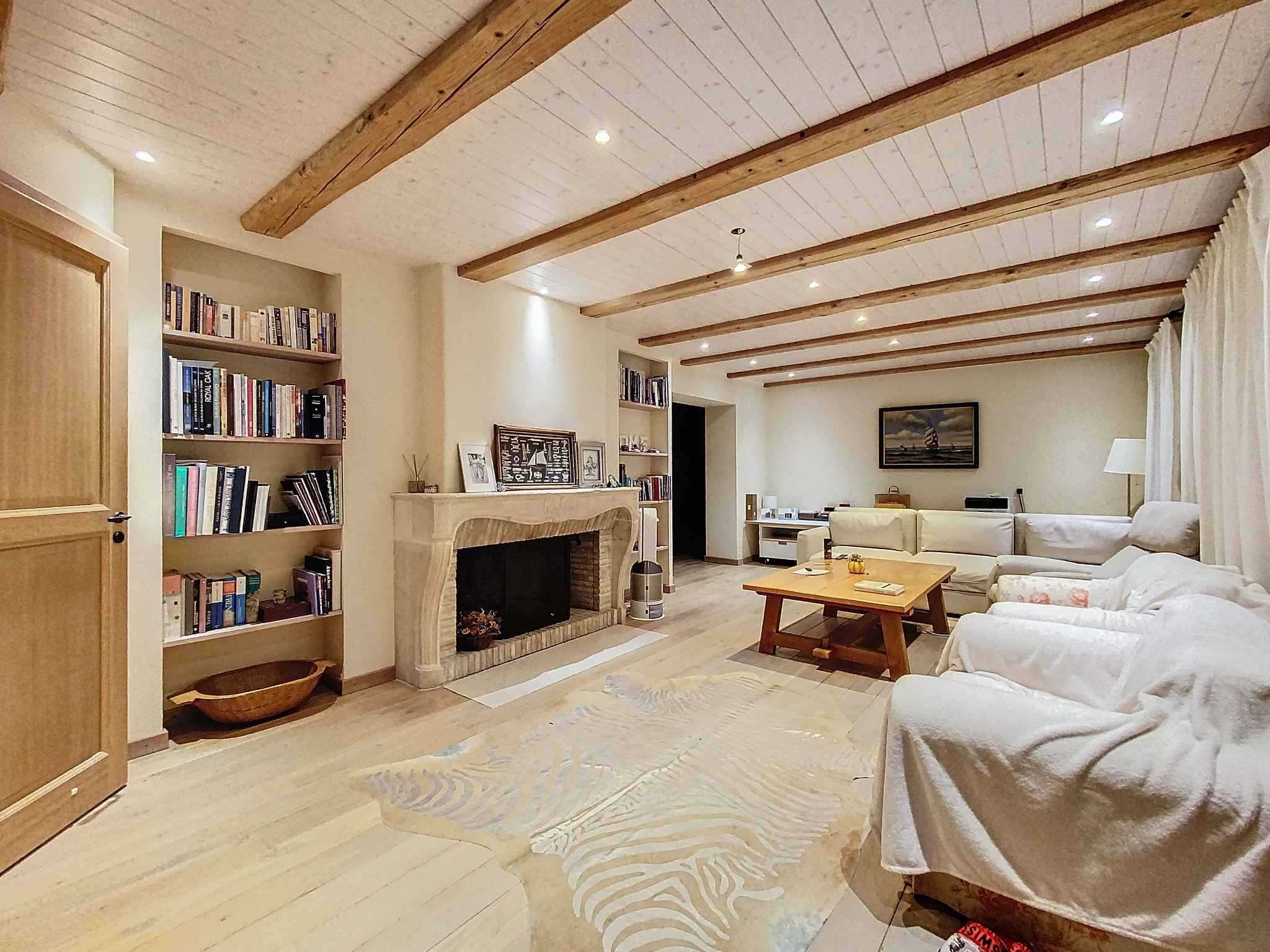 Essertines-sur-Rolle  - House 6 Bedrooms