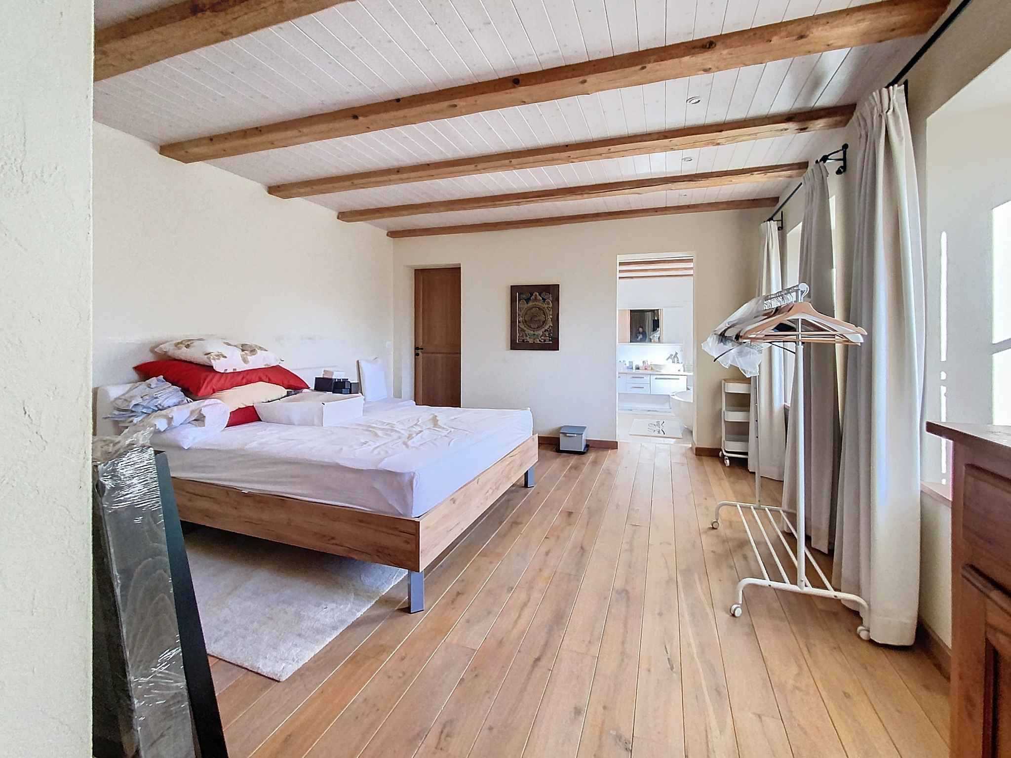 Essertines-sur-Rolle  - House 6 Bedrooms