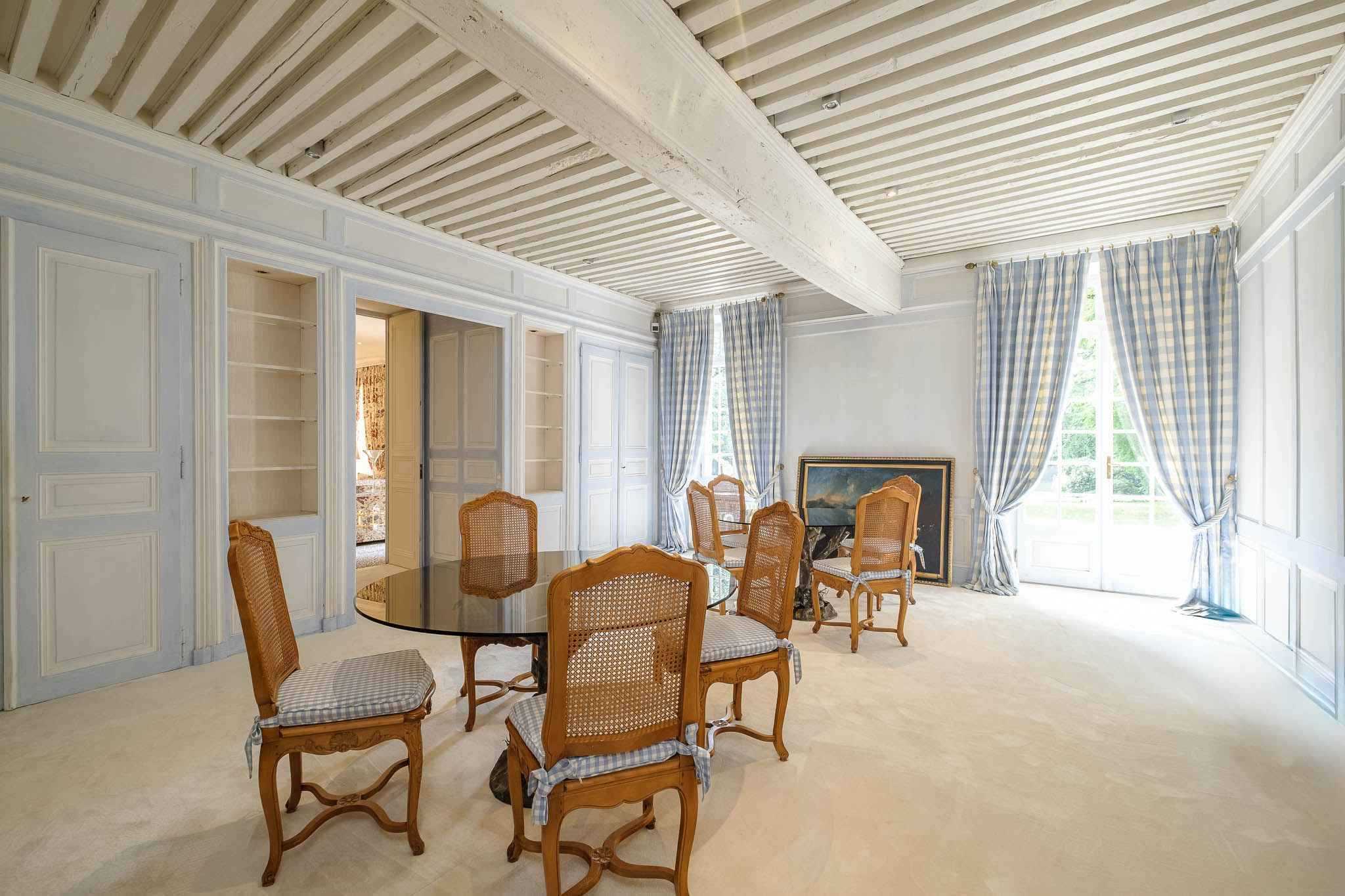 Collex-Bossy  - House 8 Bedrooms