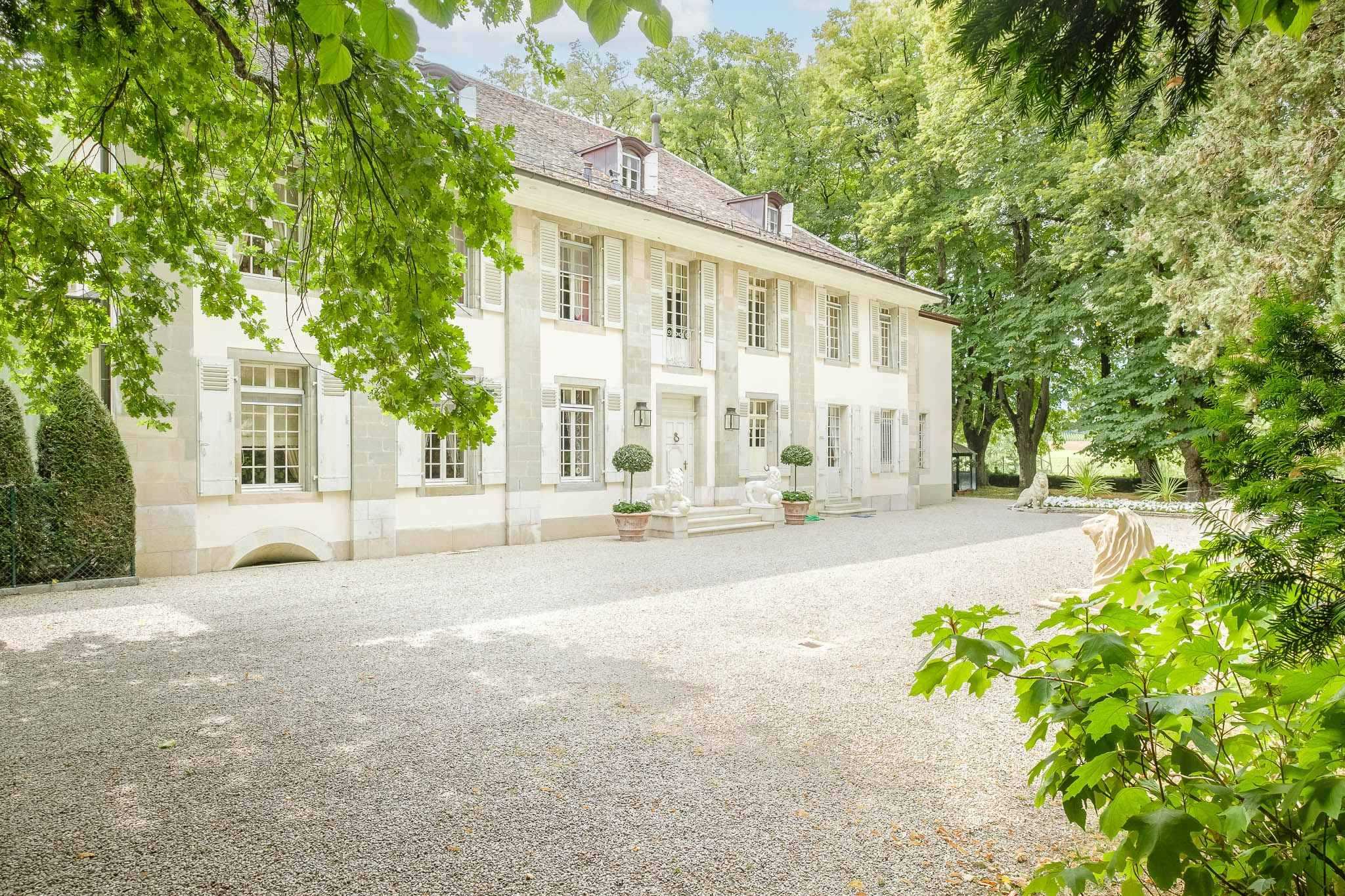 Collex-Bossy  - House 8 Bedrooms