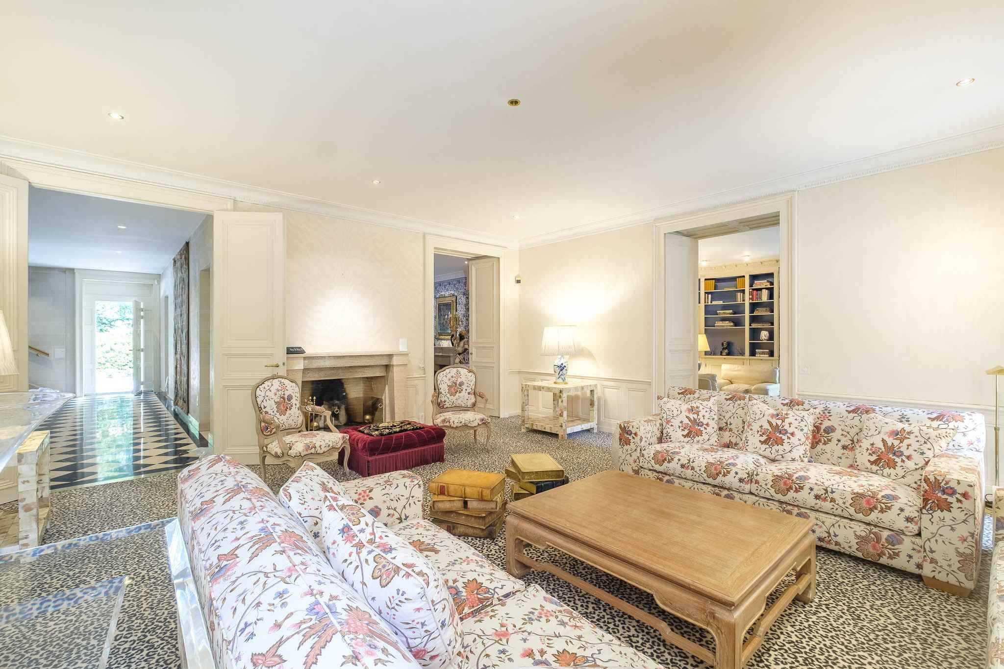 Collex-Bossy  - House 8 Bedrooms