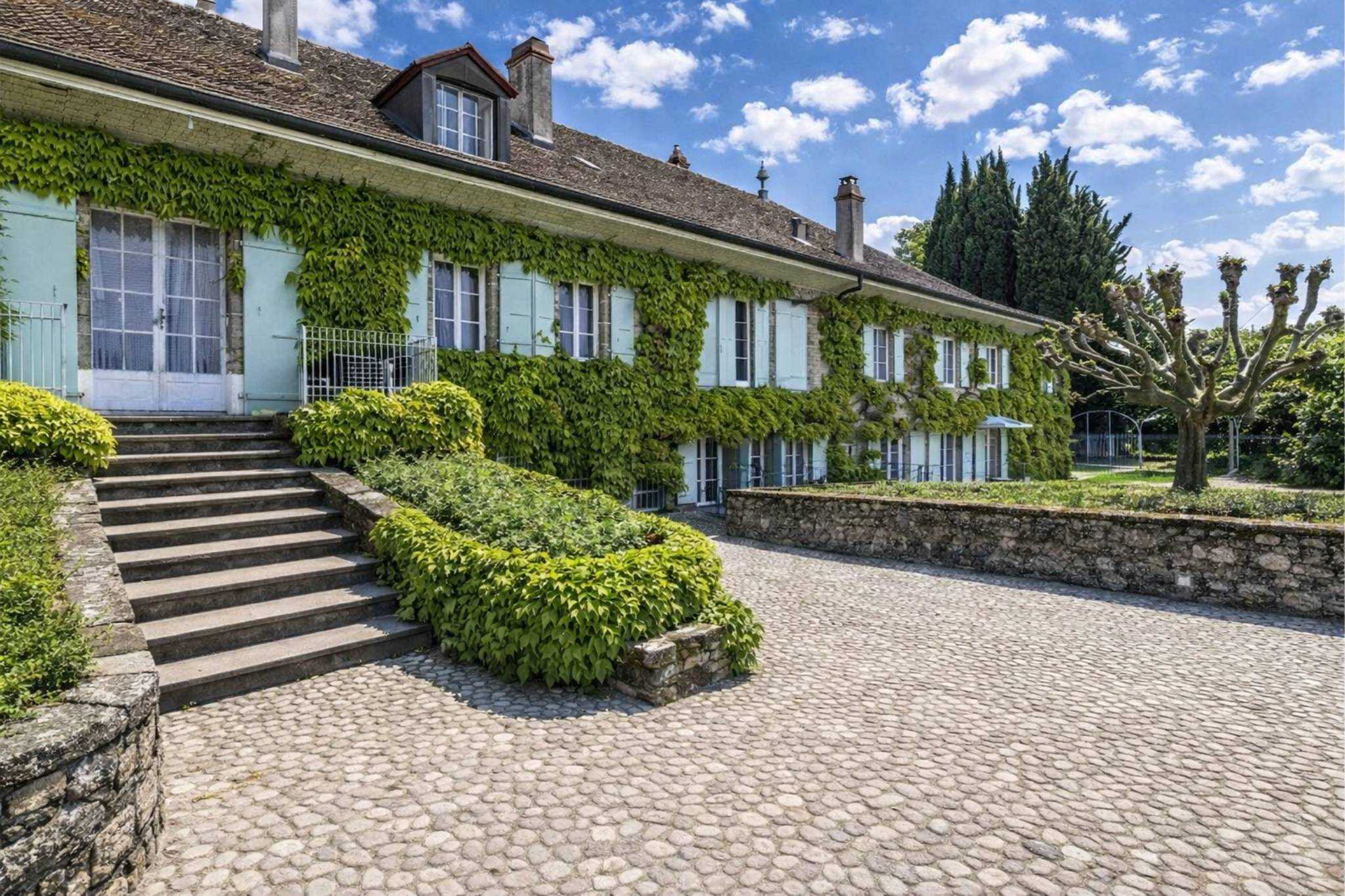 Tolochenaz  - Maison 21.0 Pi&egrave;ces 12 Chambres