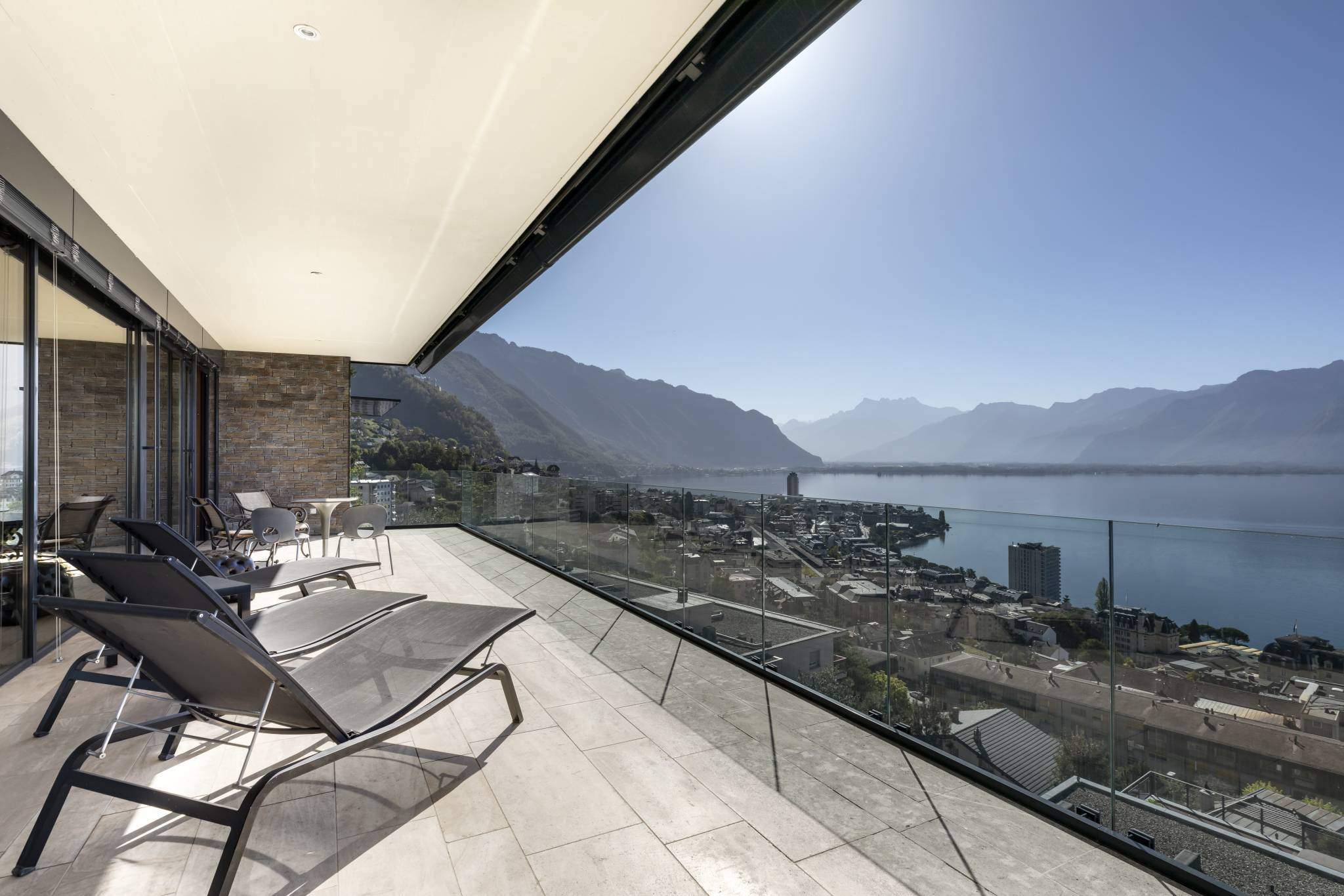 Montreux  - House 5 Bedrooms - picture 2