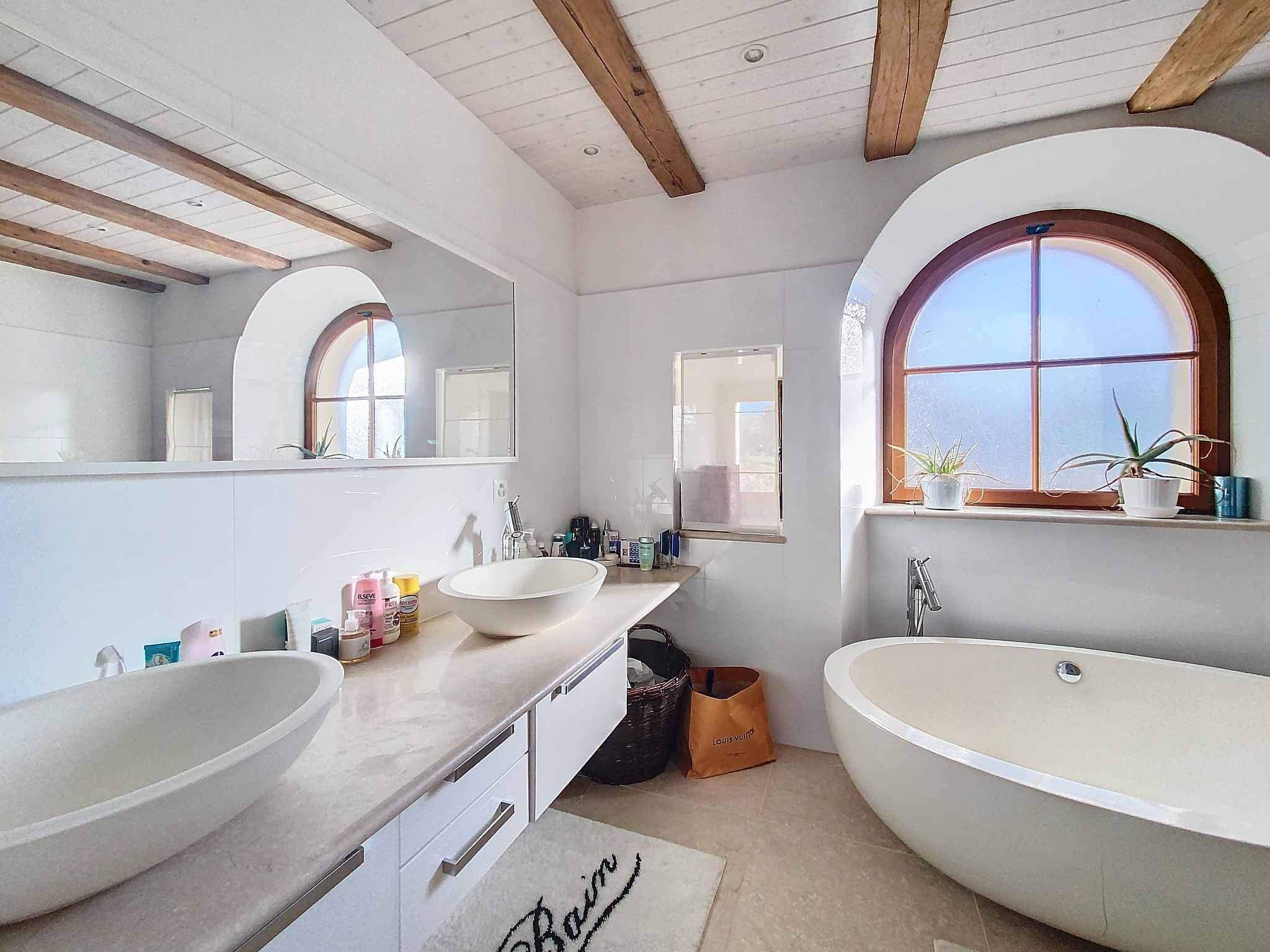 Essertines-sur-Rolle  - House 6 Bedrooms - picture 10