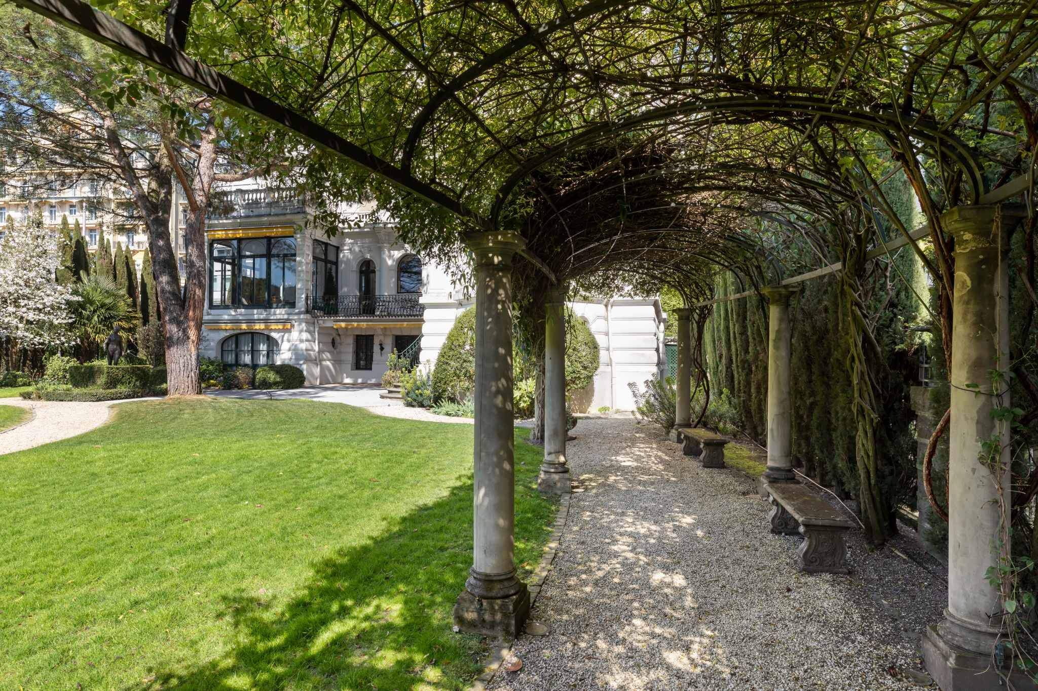 Montreux  - House 6 Bedrooms - picture 17