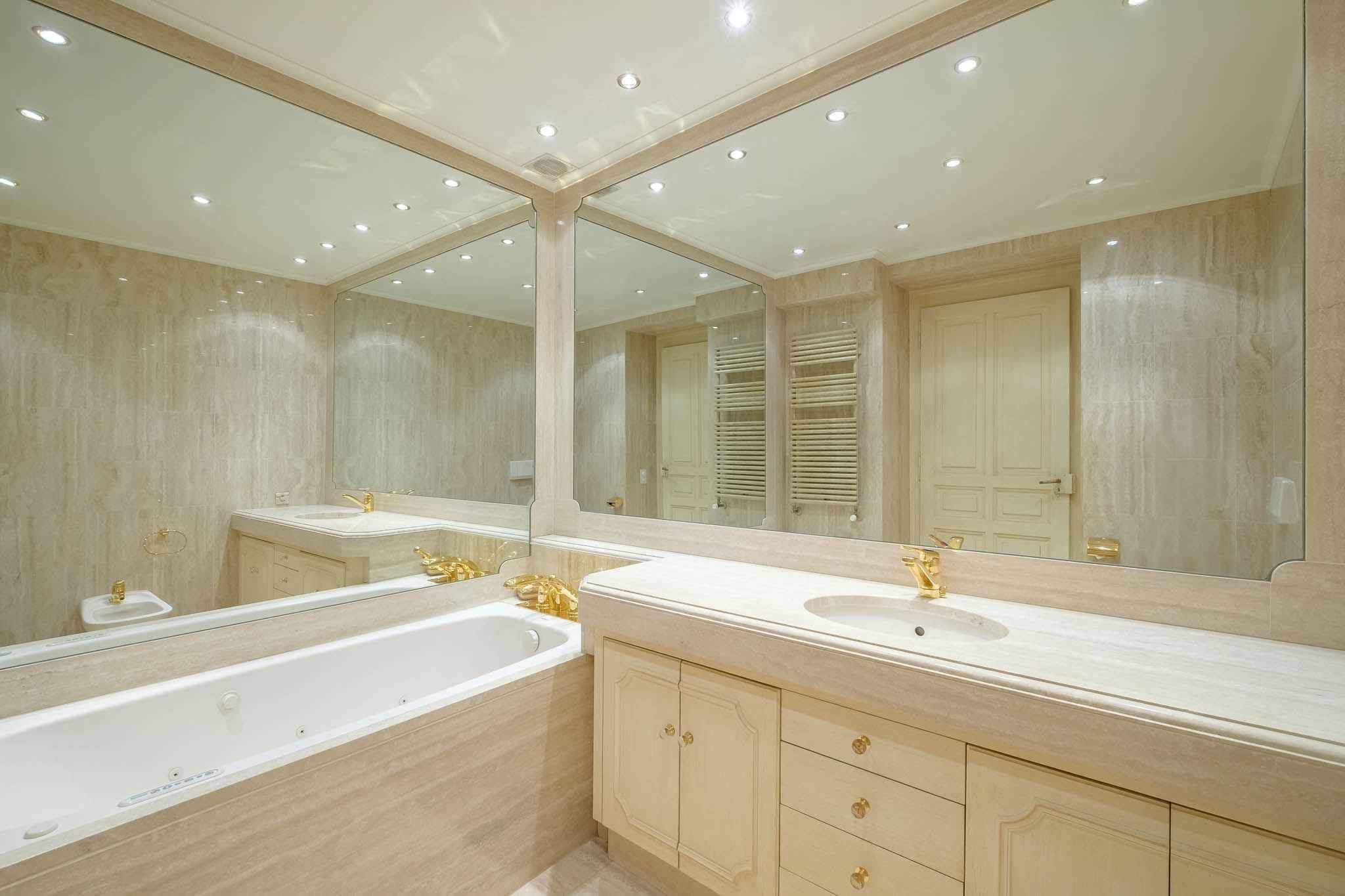 Collex-Bossy  - House 8 Bedrooms - picture 13