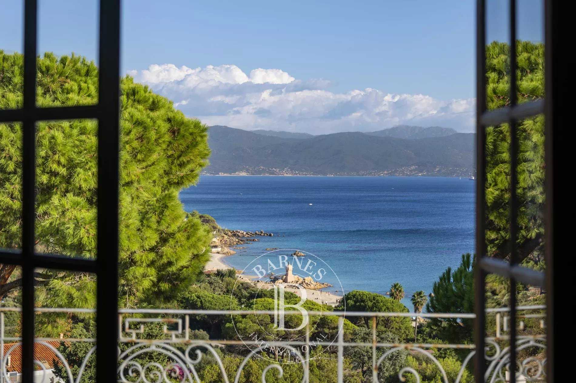 Ajaccio  - Villa 10 Pi&egrave;ces 5 Chambres