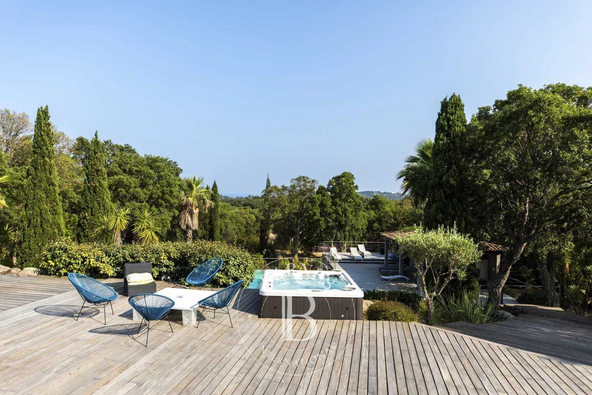 Sainte-Lucie-de-Porto-Vecchio  - Villa 9 Pi&egrave;ces 8 Chambres