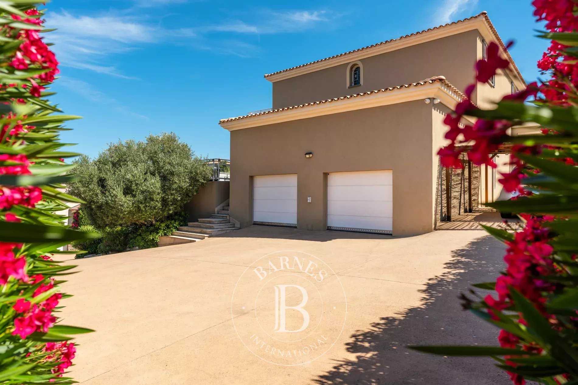 Biguglia  - Villa 8 Pi&egrave;ces 4 Chambres