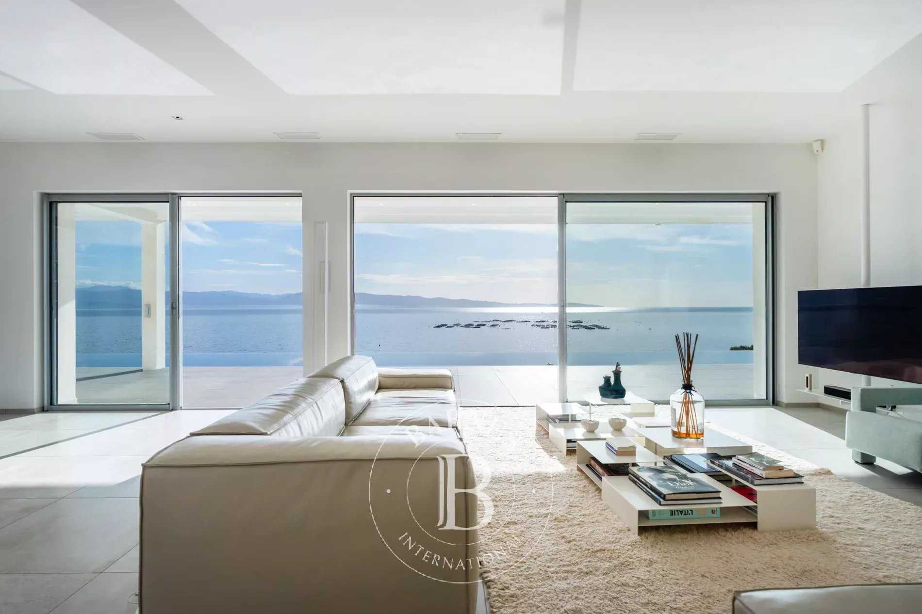 Ajaccio  - Propriété 9 Pi&egrave;ces 6 Chambres