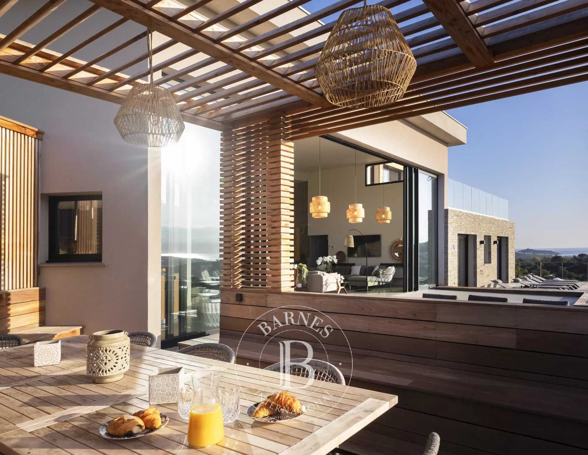 Sainte-Lucie-de-Porto-Vecchio  - Villa  7 Chambres