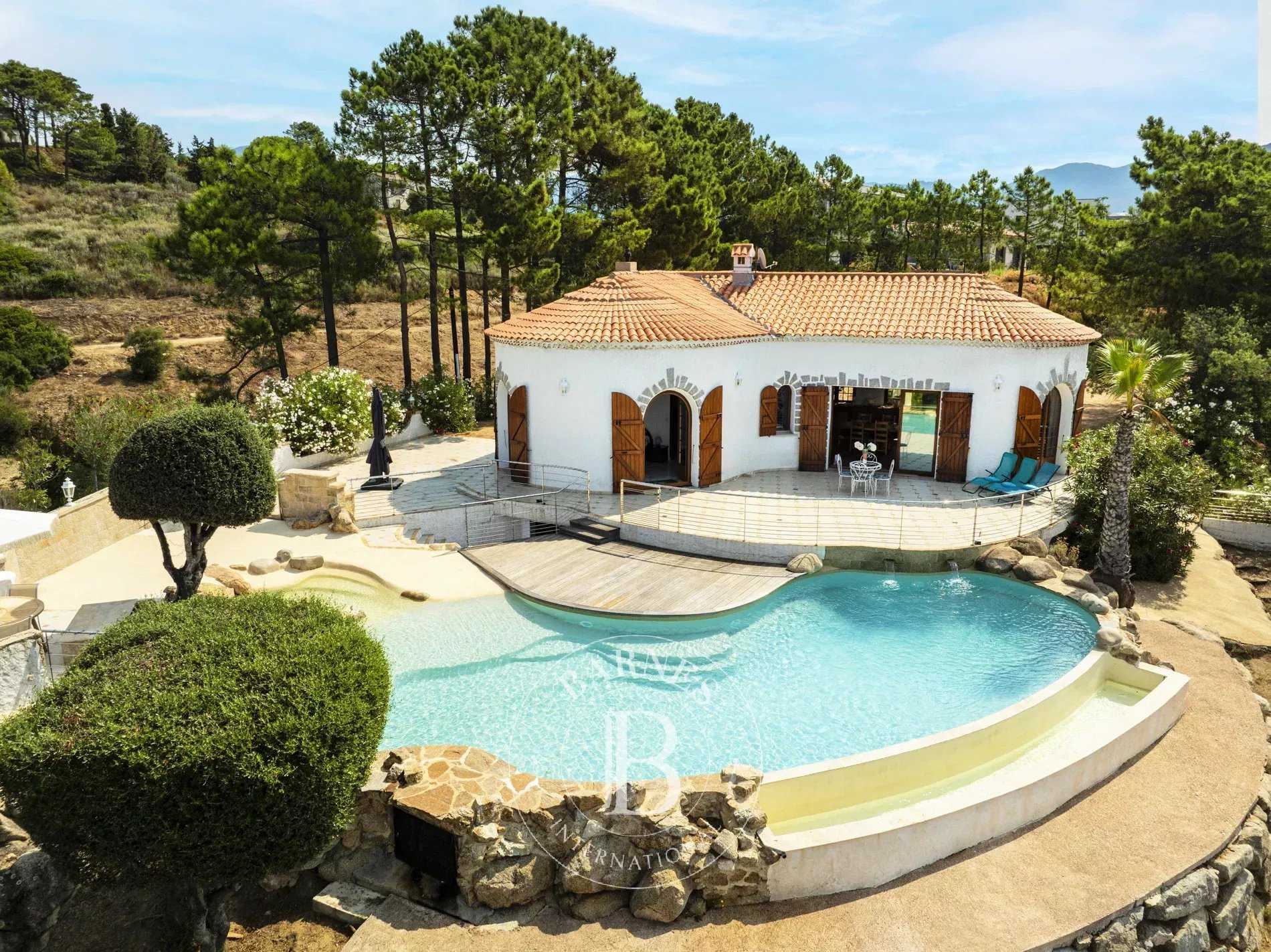 Ajaccio  - Villa 8 Pièces 3 Chambres