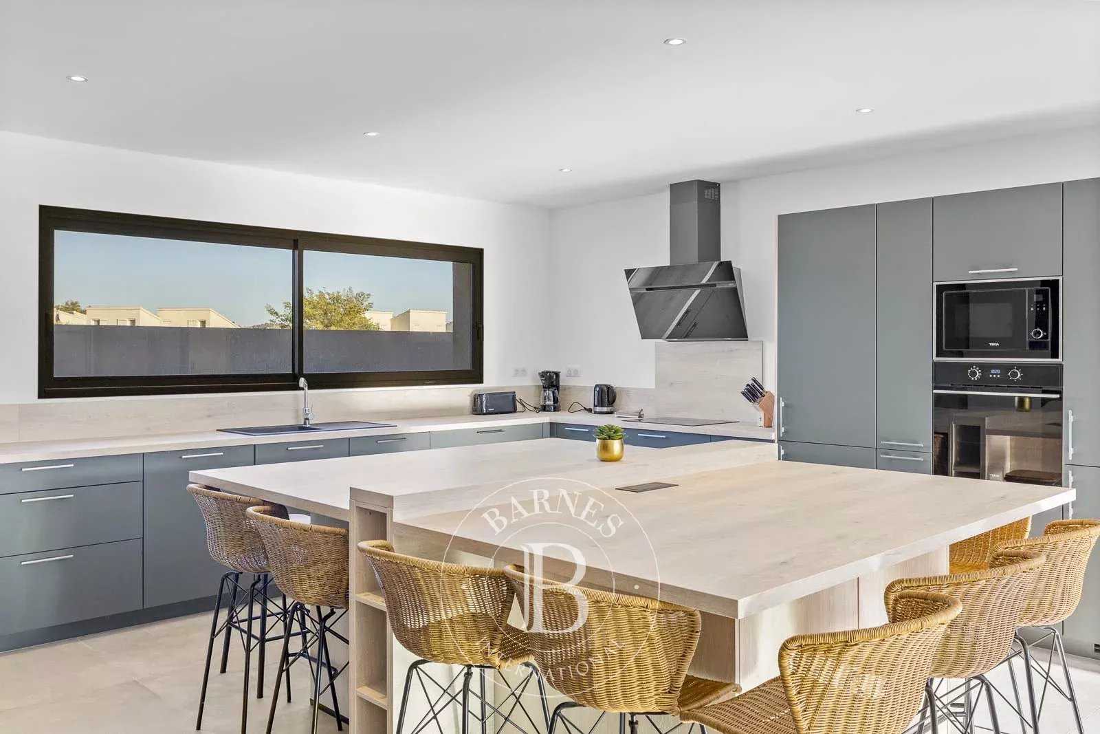 Lecci  - Villa 7 Pièces 6 Chambres