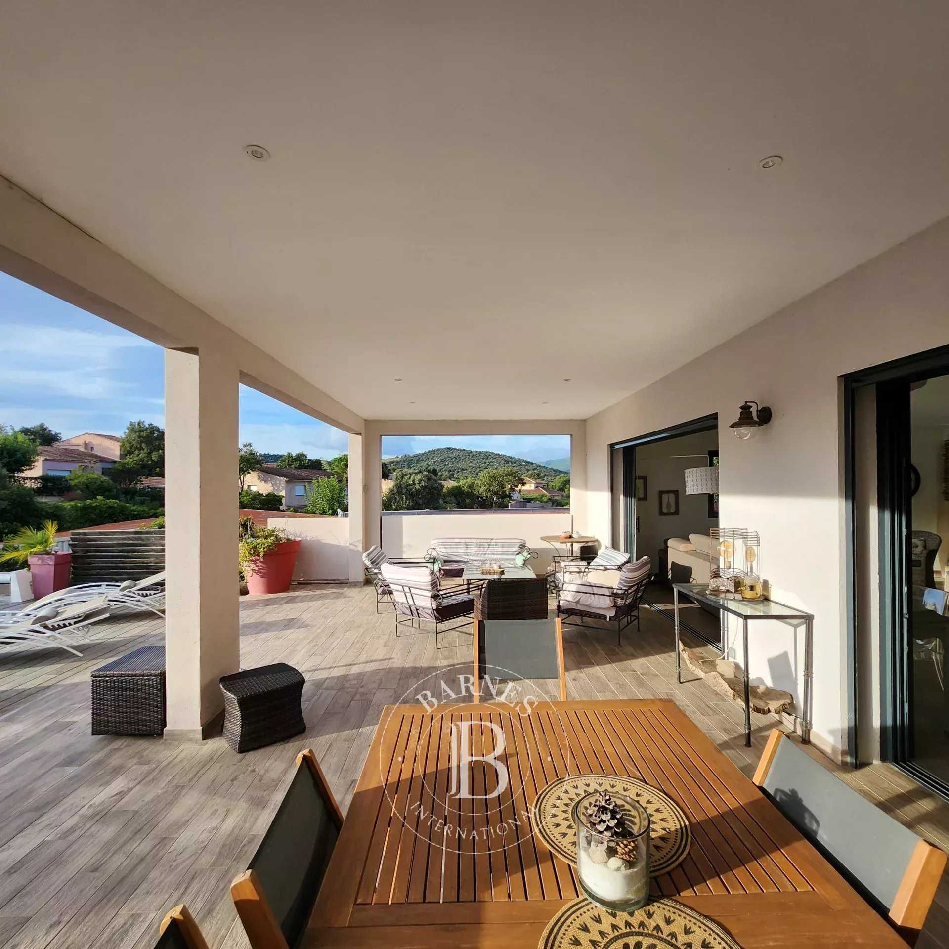 Sainte-Lucie-de-Porto-Vecchio  - Villa 5 Pièces 4 Chambres