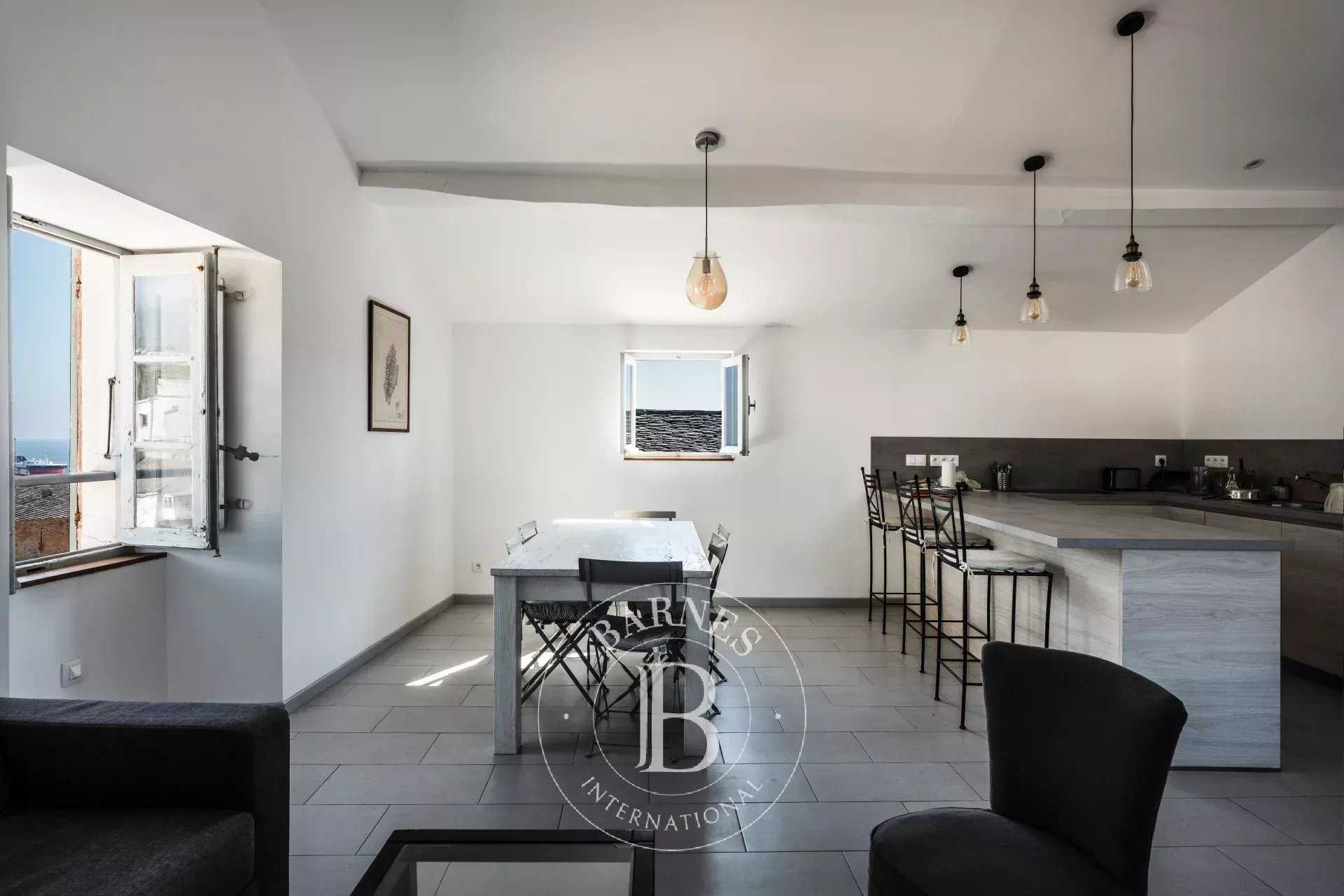 Bastia  - Piso 5 Cuartos 4 Habitaciones