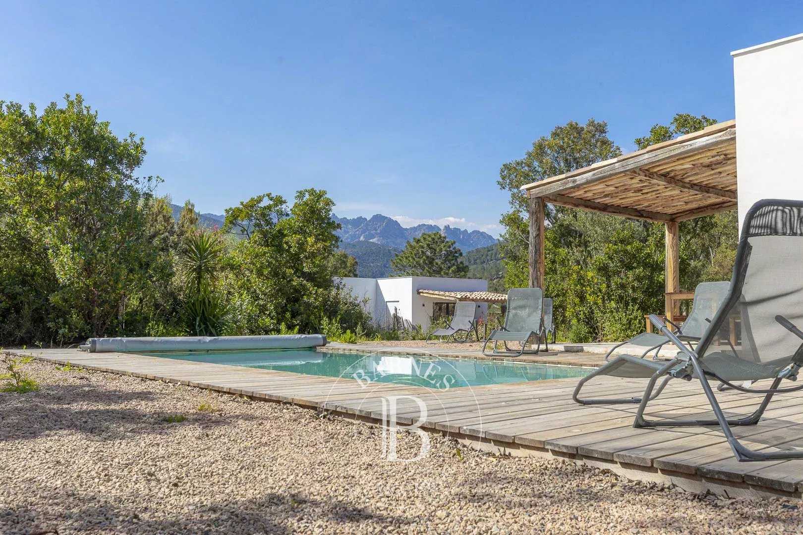 Sainte-Lucie-de-Porto-Vecchio  - Maison 5 Pi&egrave;ces 4 Chambres