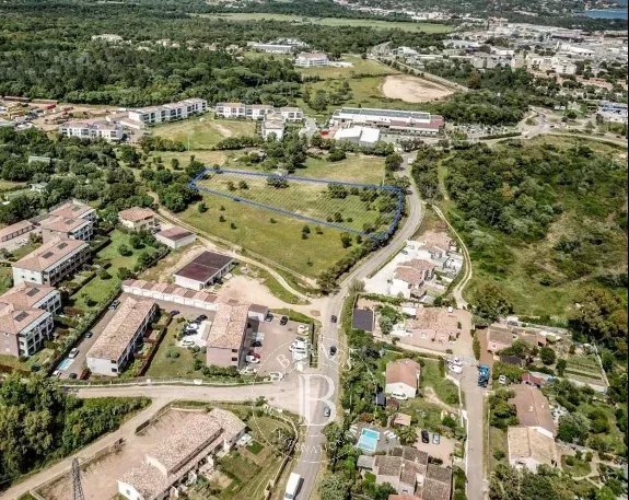 Porto-Vecchio  - Terrain constructible 