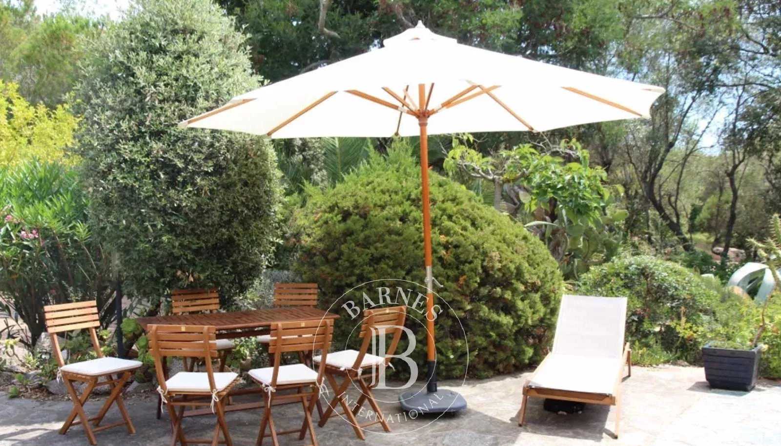 Porto-Vecchio, Domaine de Cala Rossa, 5 bedrooms, sea view and close to the beach picture 14