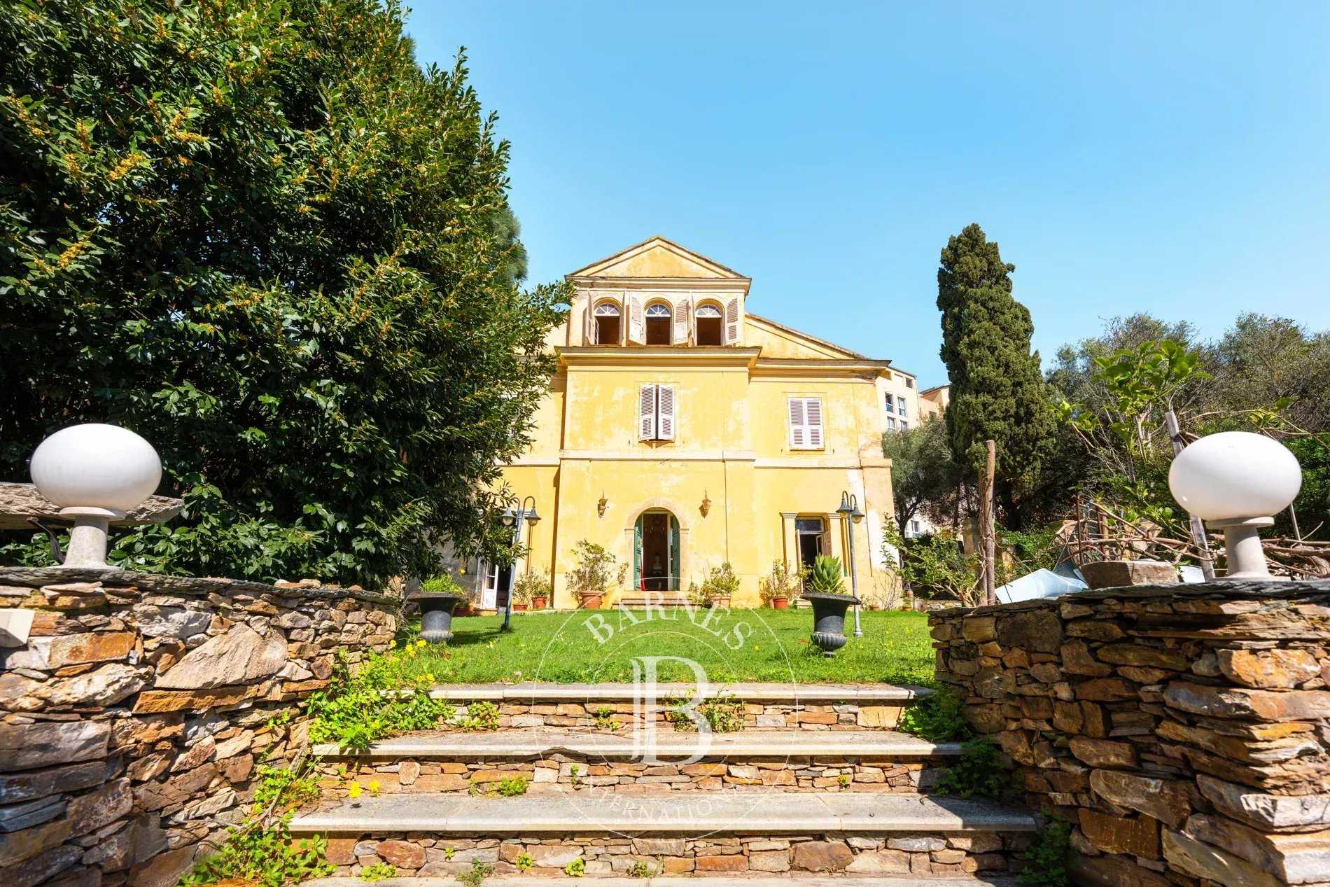 Bastia  - Maison 9 Pi&egrave;ces 4 Chambres