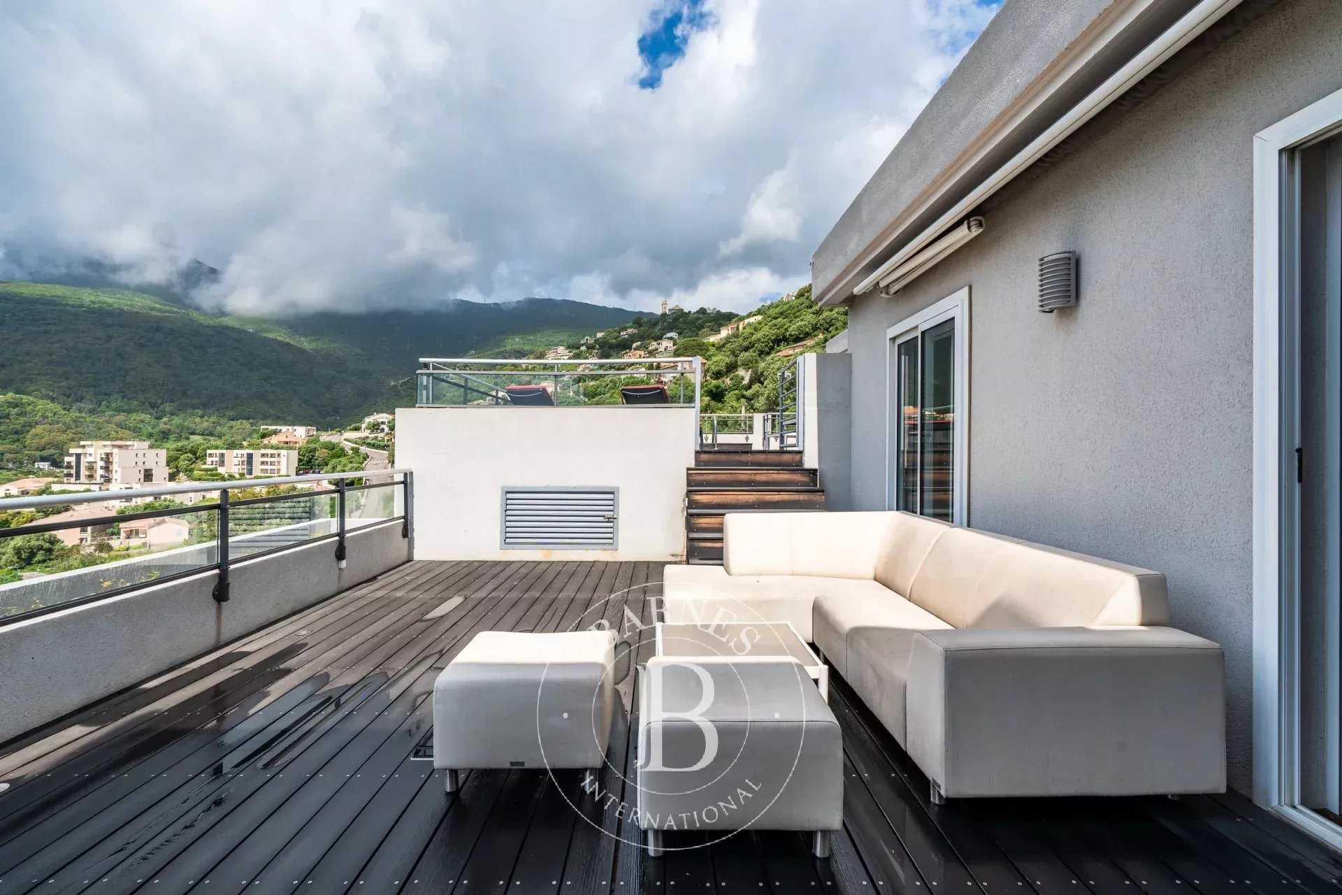 Bastia  - Piso 6 Cuartos 5 Habitaciones