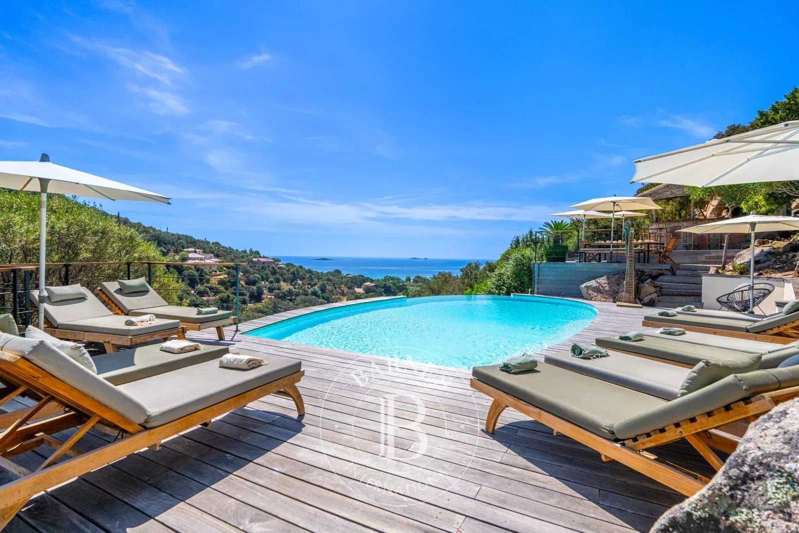 Palombaggia, 5 bedroom villa, swimming pool, sea and mountain views picture 20