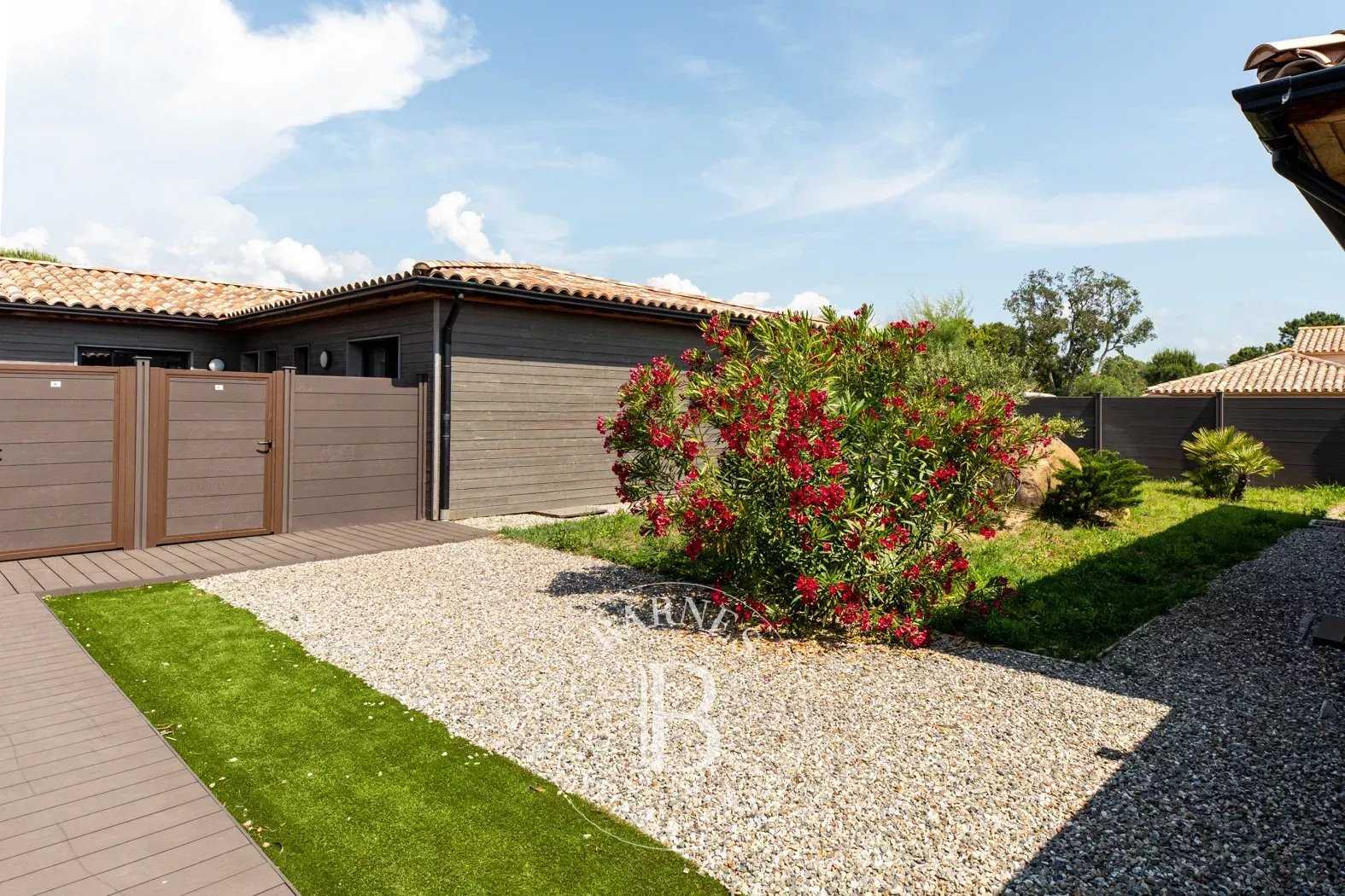 Lecci  - Villa 5 Pi&egrave;ces 4 Chambres