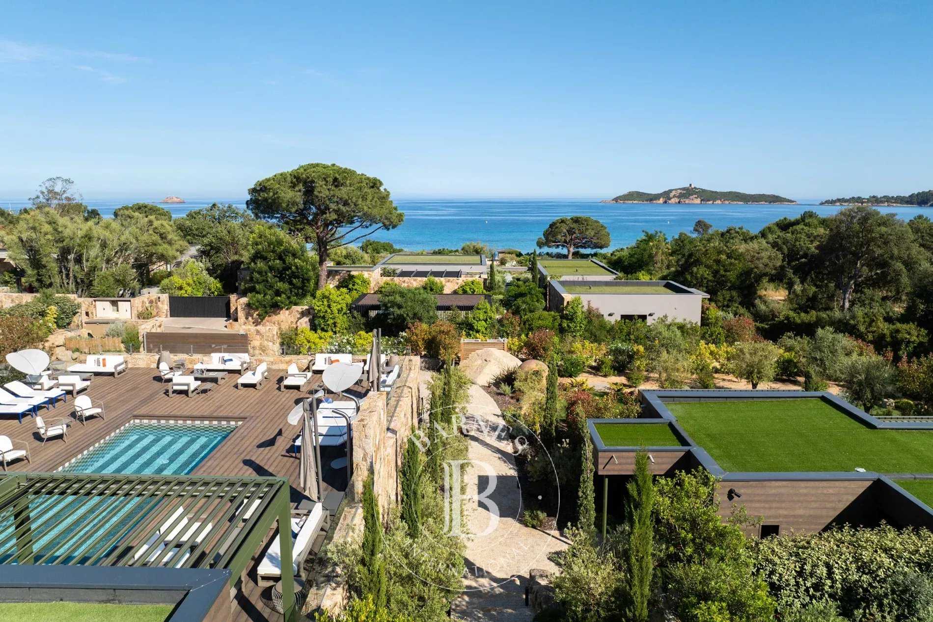 Sainte-Lucie-de-Porto-Vecchio  - Villa  8 Chambres