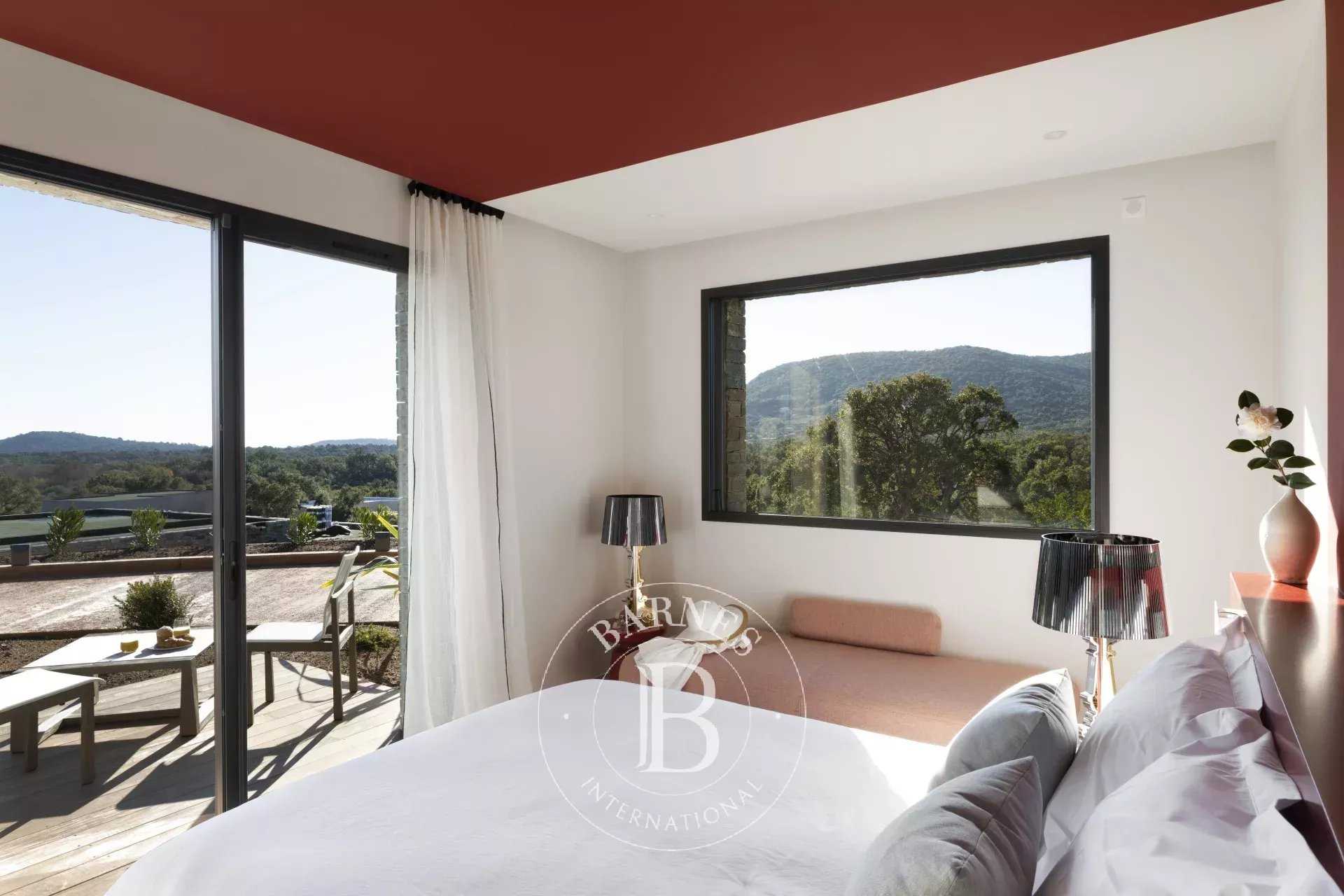 Sainte-Lucie-de-Porto-Vecchio  - Villa 7 Pi&egrave;ces 5 Chambres