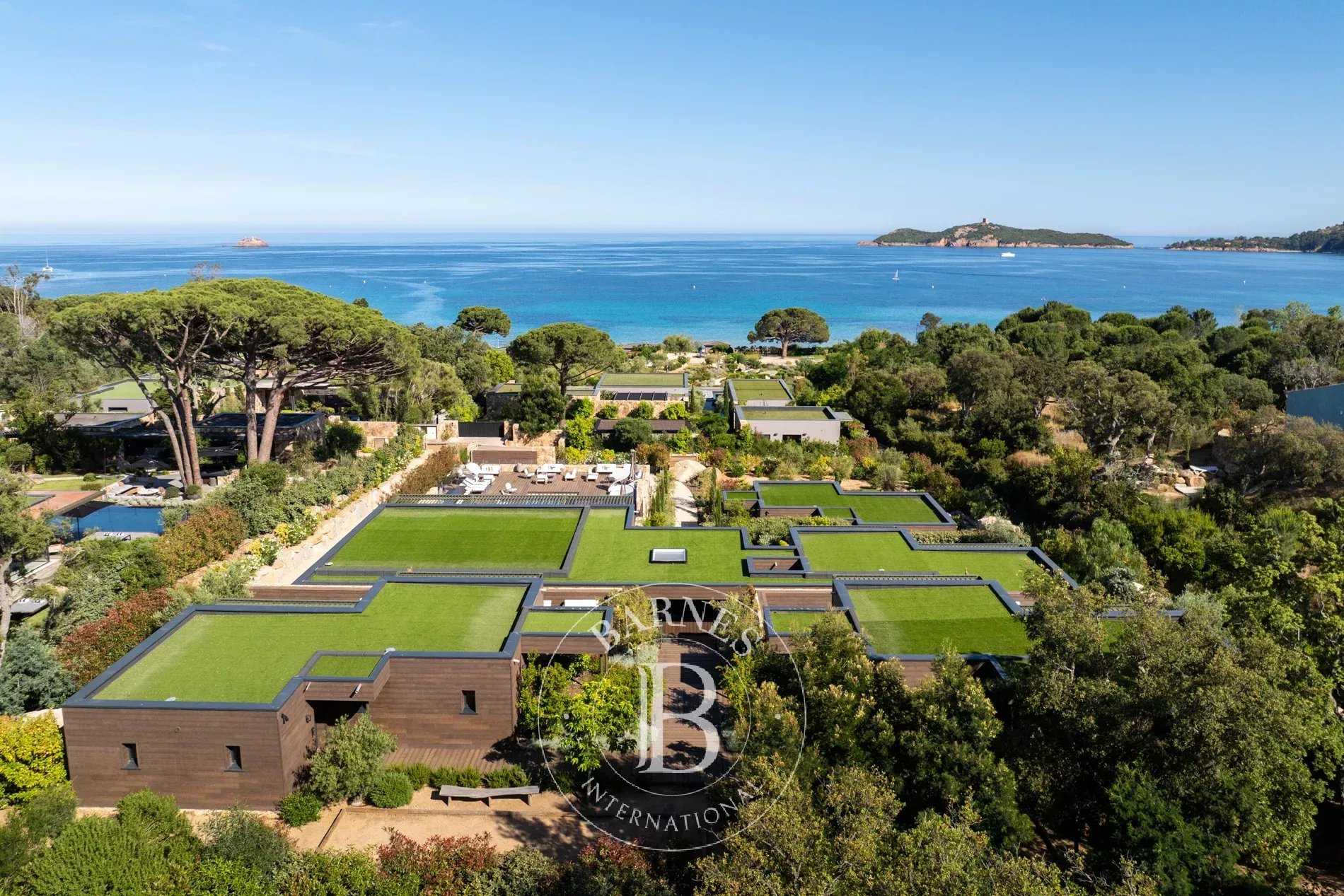 Sainte-Lucie-de-Porto-Vecchio  - Villa  8 Chambres