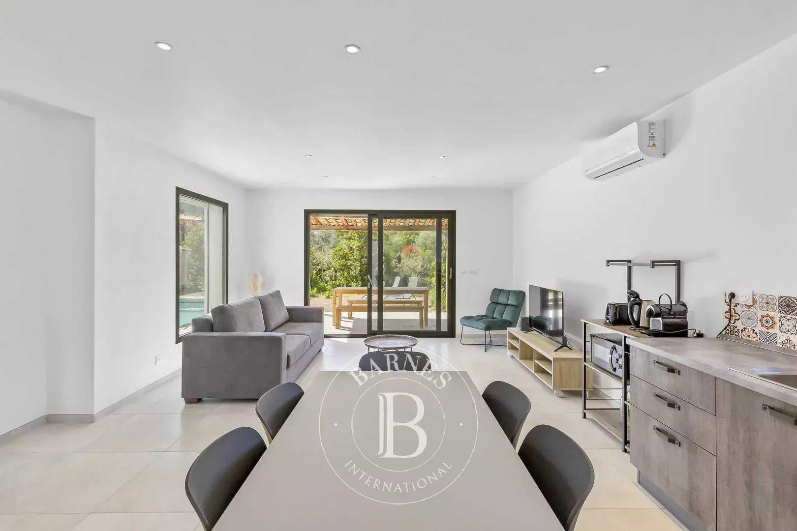 Sainte-Lucie-de-Porto-Vecchio  - Maison 5 Pi&egrave;ces 4 Chambres